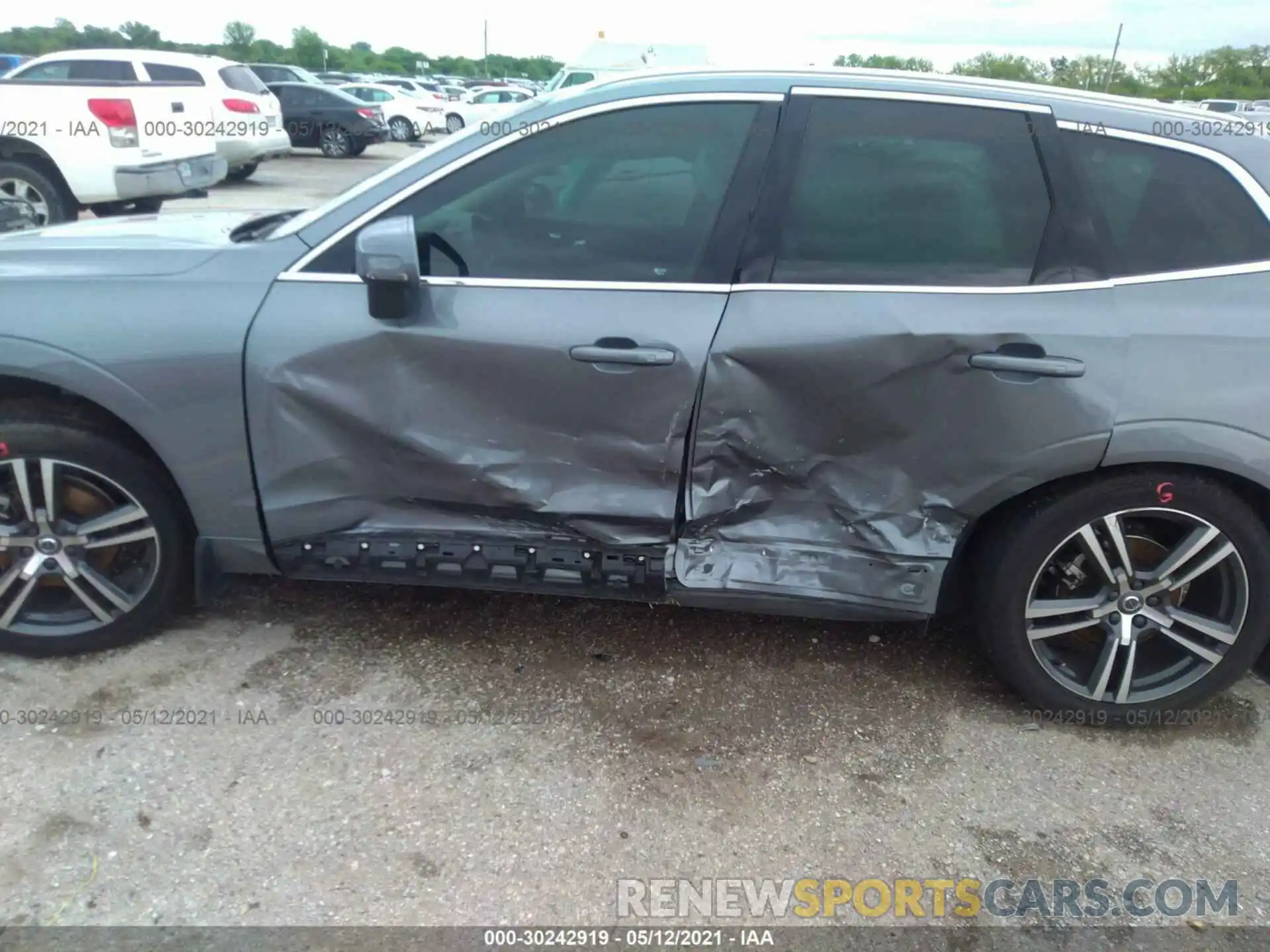 6 Photograph of a damaged car LYV102DK4KB250150 VOLVO XC60 2019