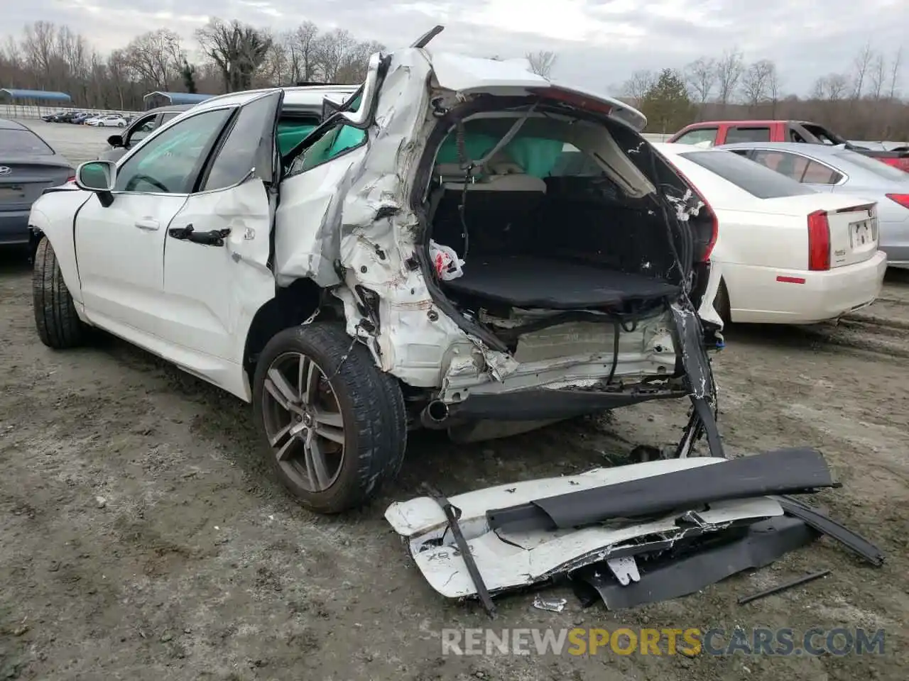 3 Photograph of a damaged car LYV102DK5KB183266 VOLVO XC60 2019