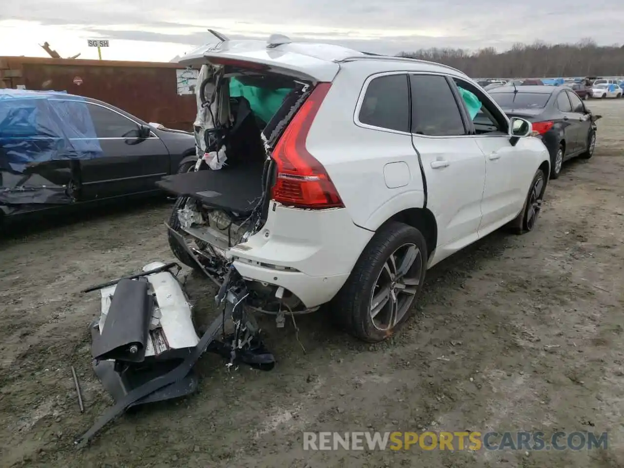 4 Photograph of a damaged car LYV102DK5KB183266 VOLVO XC60 2019