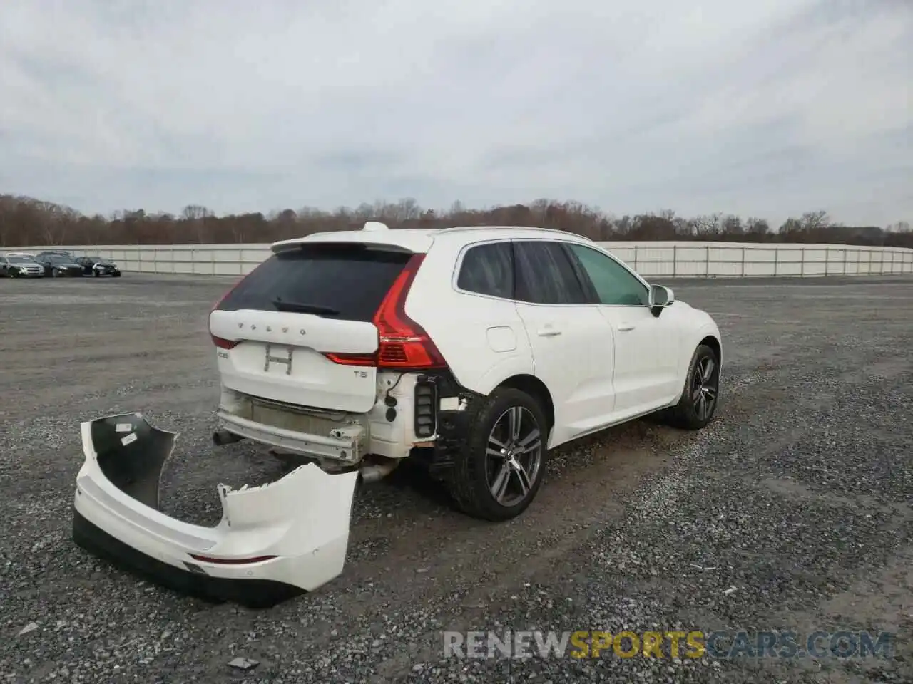 4 Photograph of a damaged car LYV102DK6KB220826 VOLVO XC60 2019