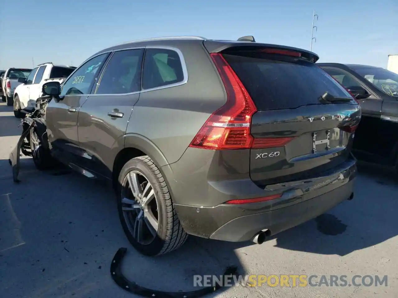 3 Фотография поврежденного автомобиля LYV102DK9KB184727 VOLVO XC60 2019