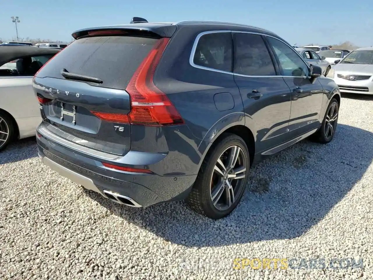 4 Photograph of a damaged car LYV102DK9KB228483 VOLVO XC60 2019