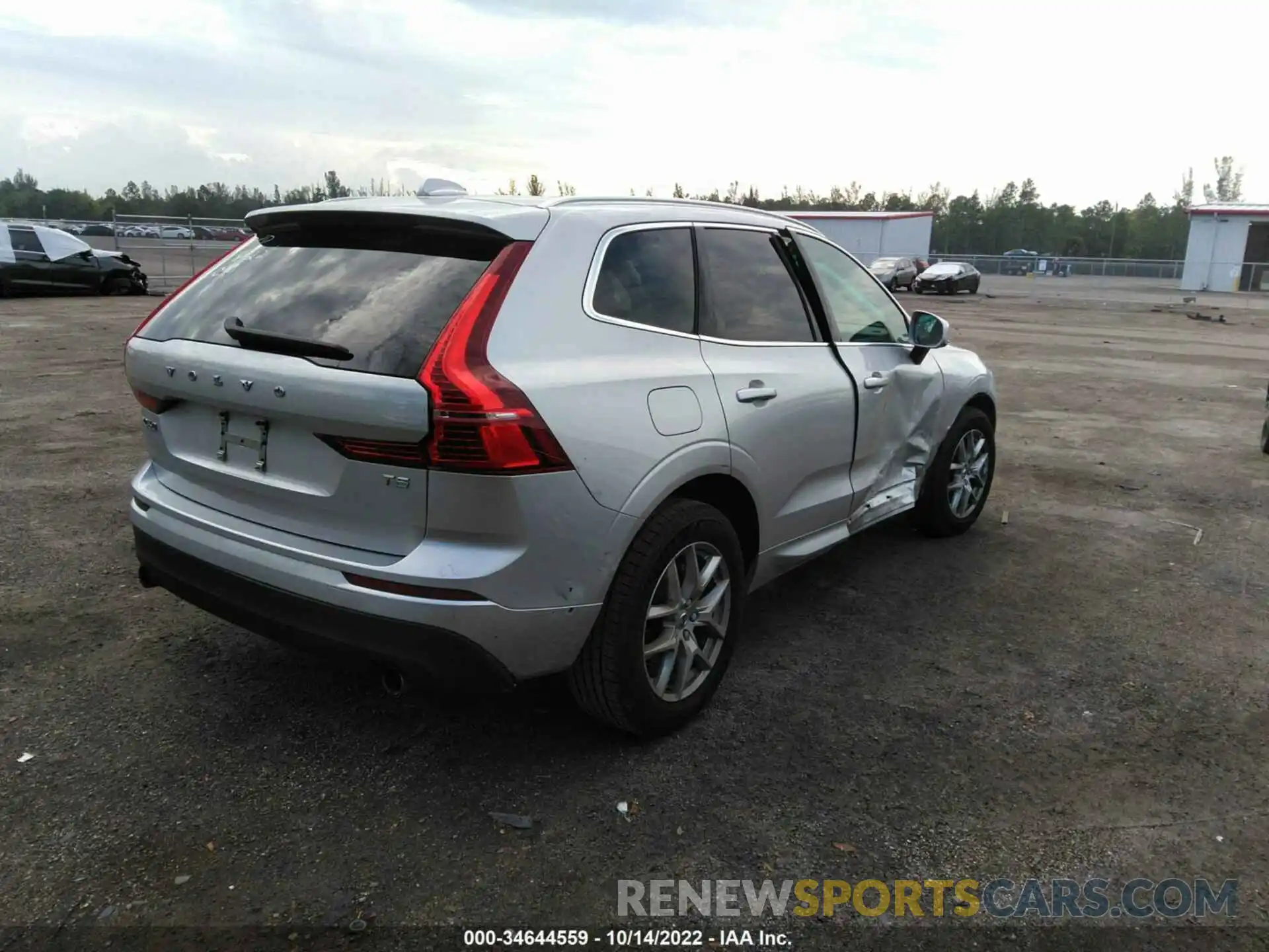 4 Фотография поврежденного автомобиля LYV102DK9KB376309 VOLVO XC60 2019