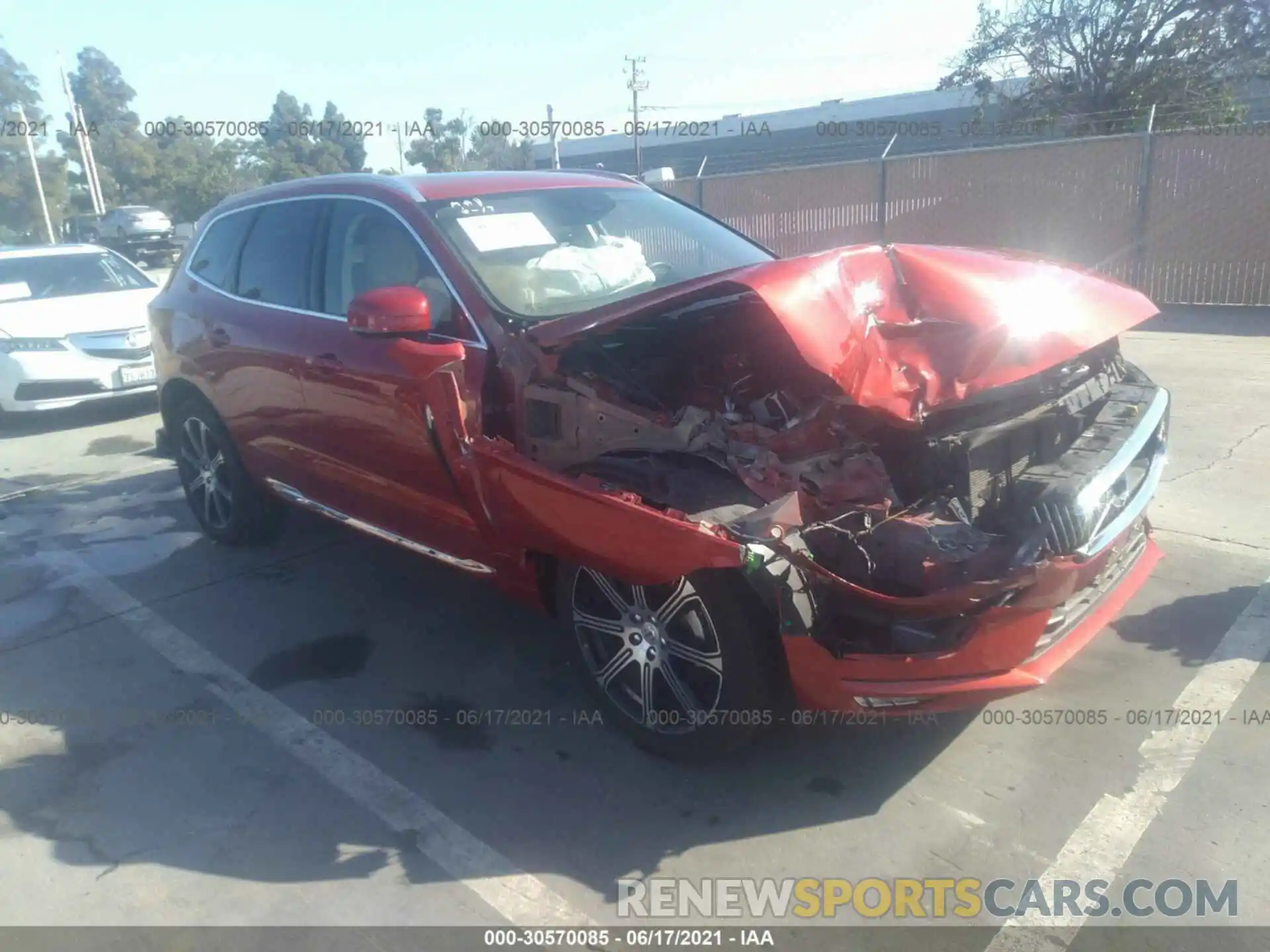 1 Photograph of a damaged car LYV102DL0KB310711 VOLVO XC60 2019