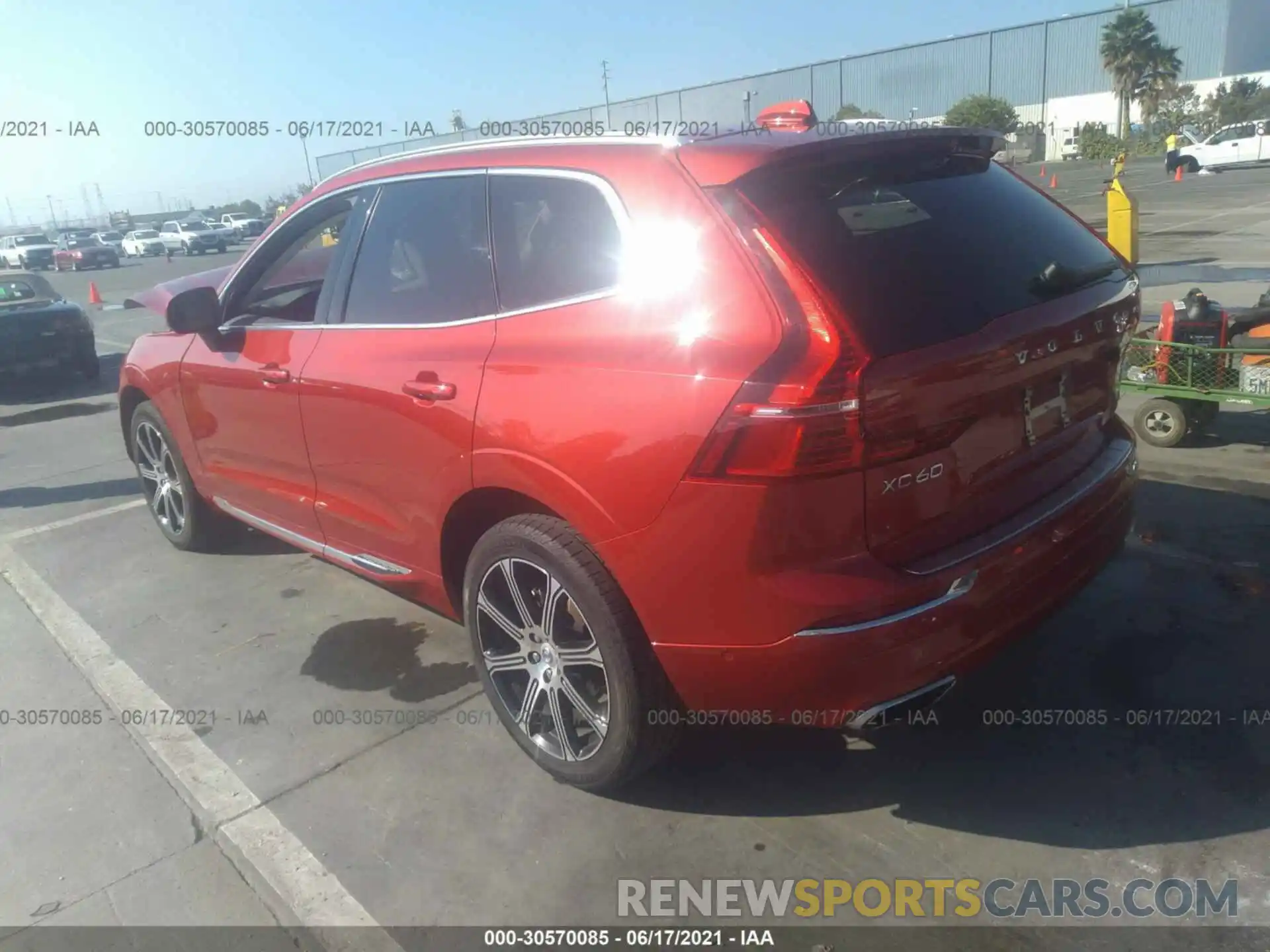 3 Photograph of a damaged car LYV102DL0KB310711 VOLVO XC60 2019