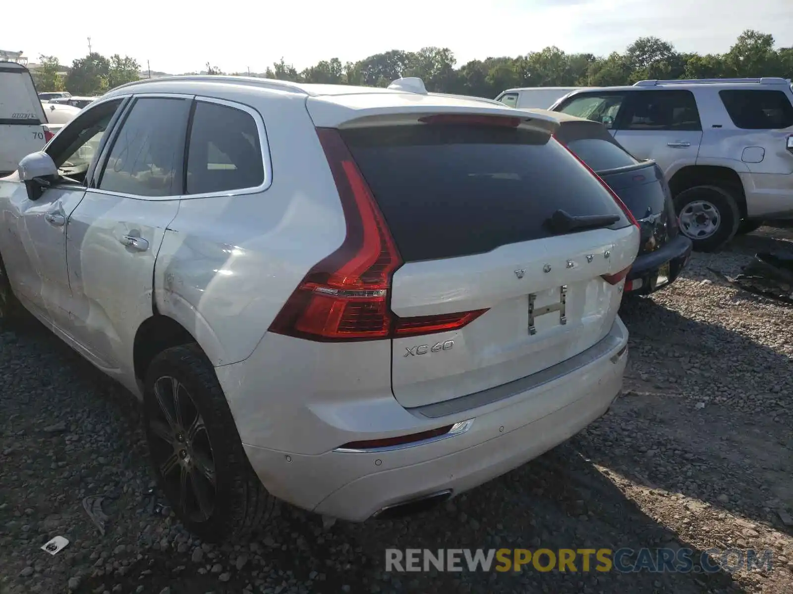 3 Photograph of a damaged car LYV102DL1KB332250 VOLVO XC60 2019