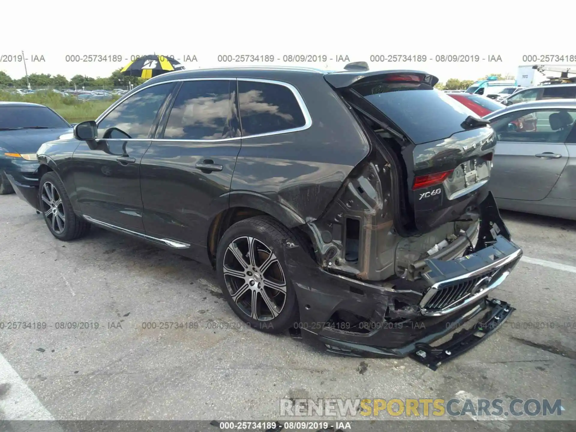 3 Photograph of a damaged car LYV102DL3KB236118 VOLVO XC60 2019