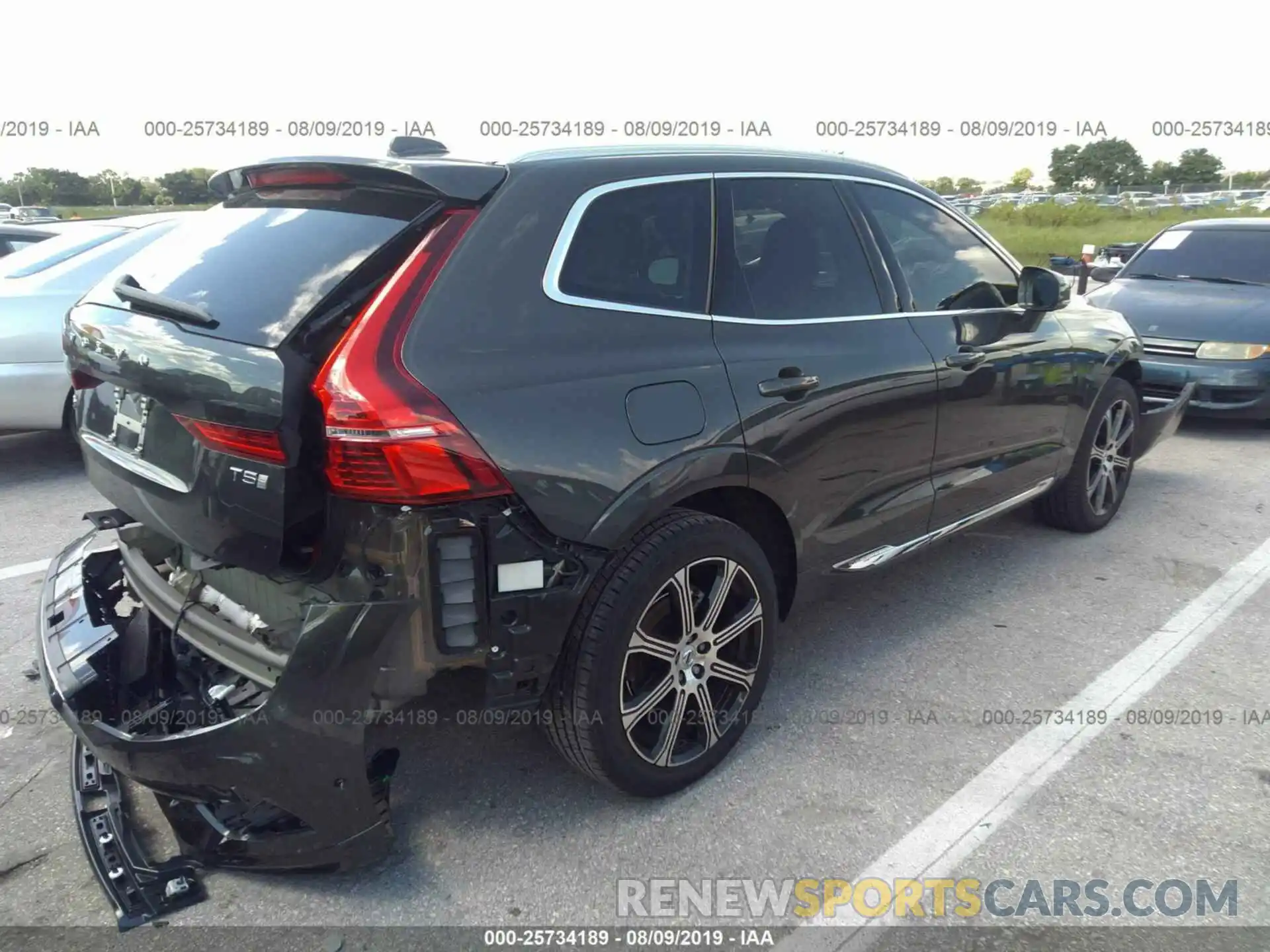 4 Photograph of a damaged car LYV102DL3KB236118 VOLVO XC60 2019