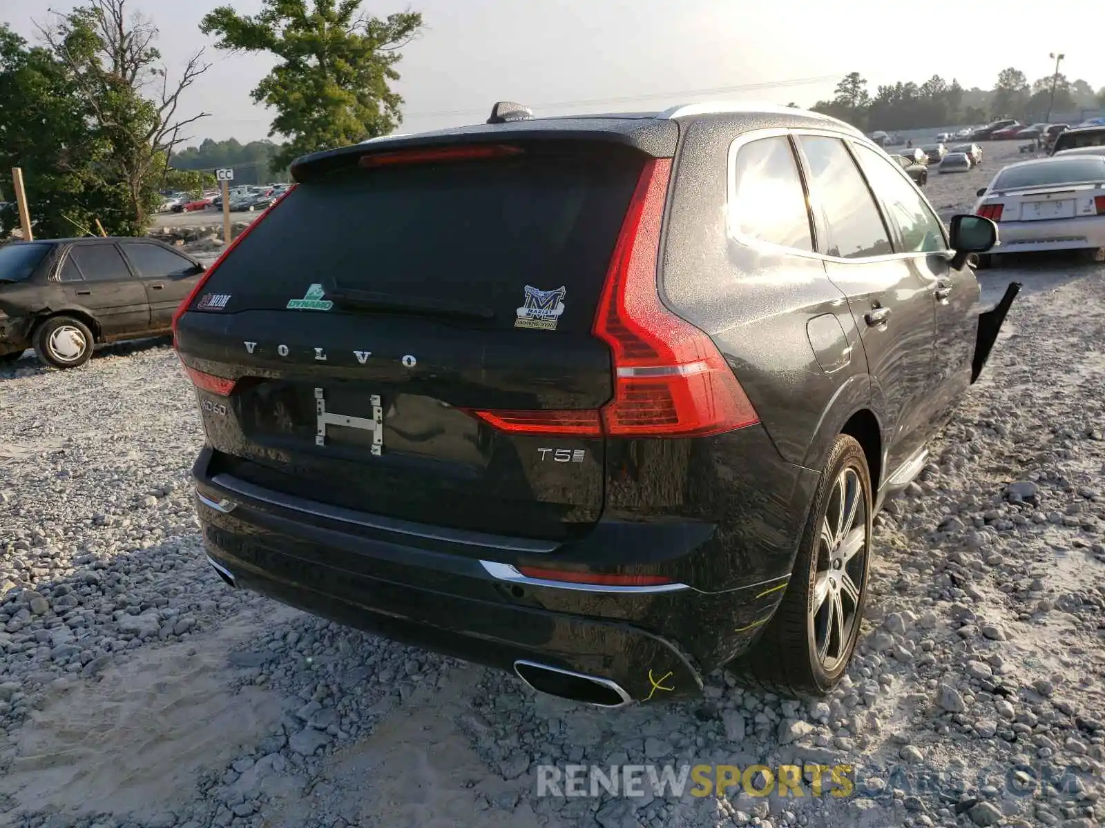 4 Photograph of a damaged car LYV102DL4KB235429 VOLVO XC60 2019