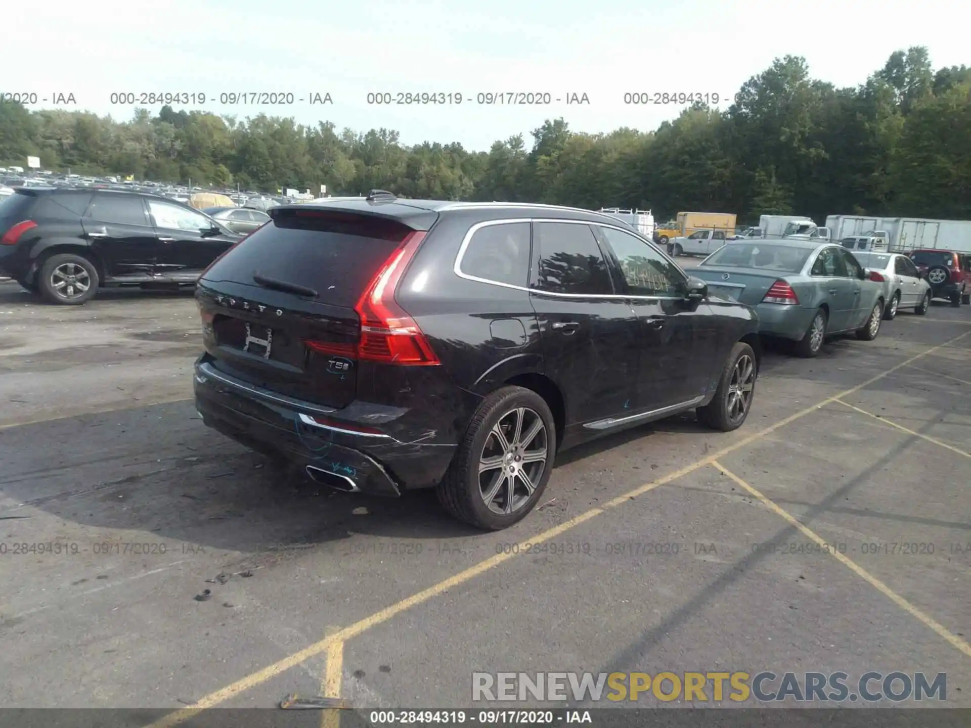 4 Photograph of a damaged car LYV102DL4KB237083 VOLVO XC60 2019