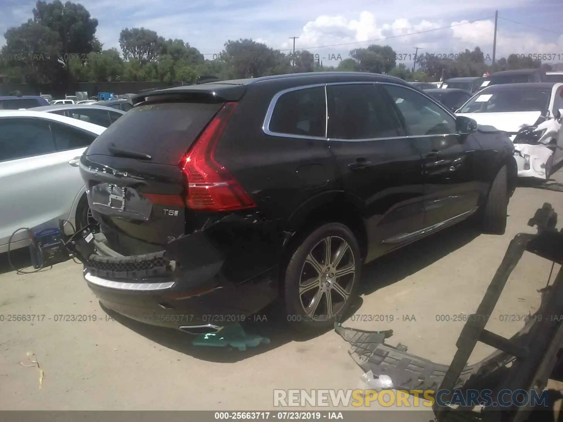 4 Photograph of a damaged car LYV102DL6KB225078 VOLVO XC60 2019