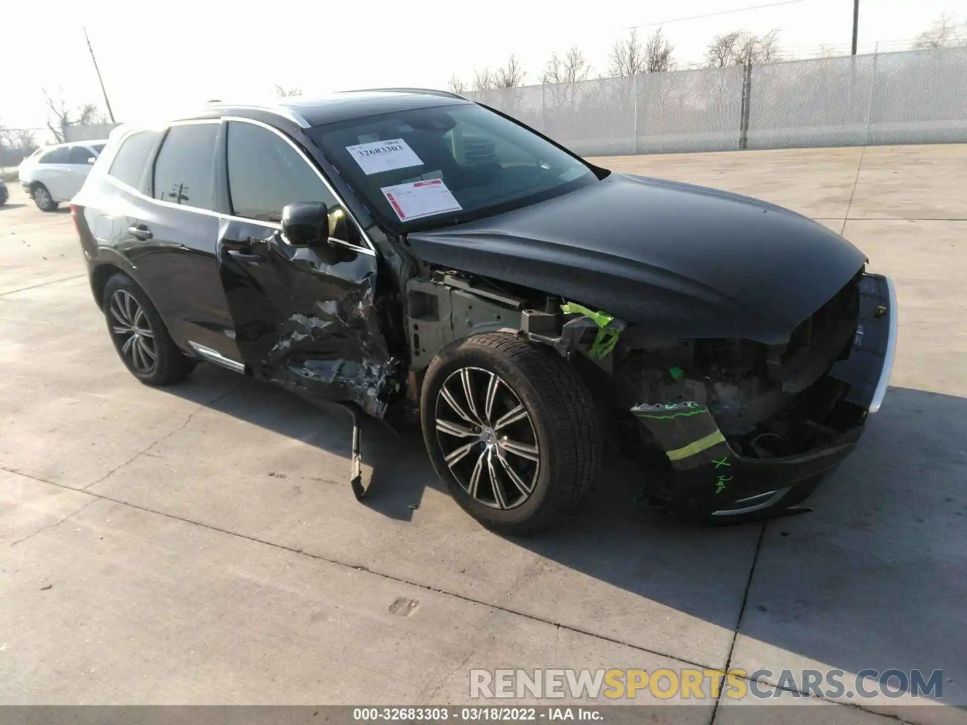 1 Photograph of a damaged car LYV102DL9KB204841 VOLVO XC60 2019