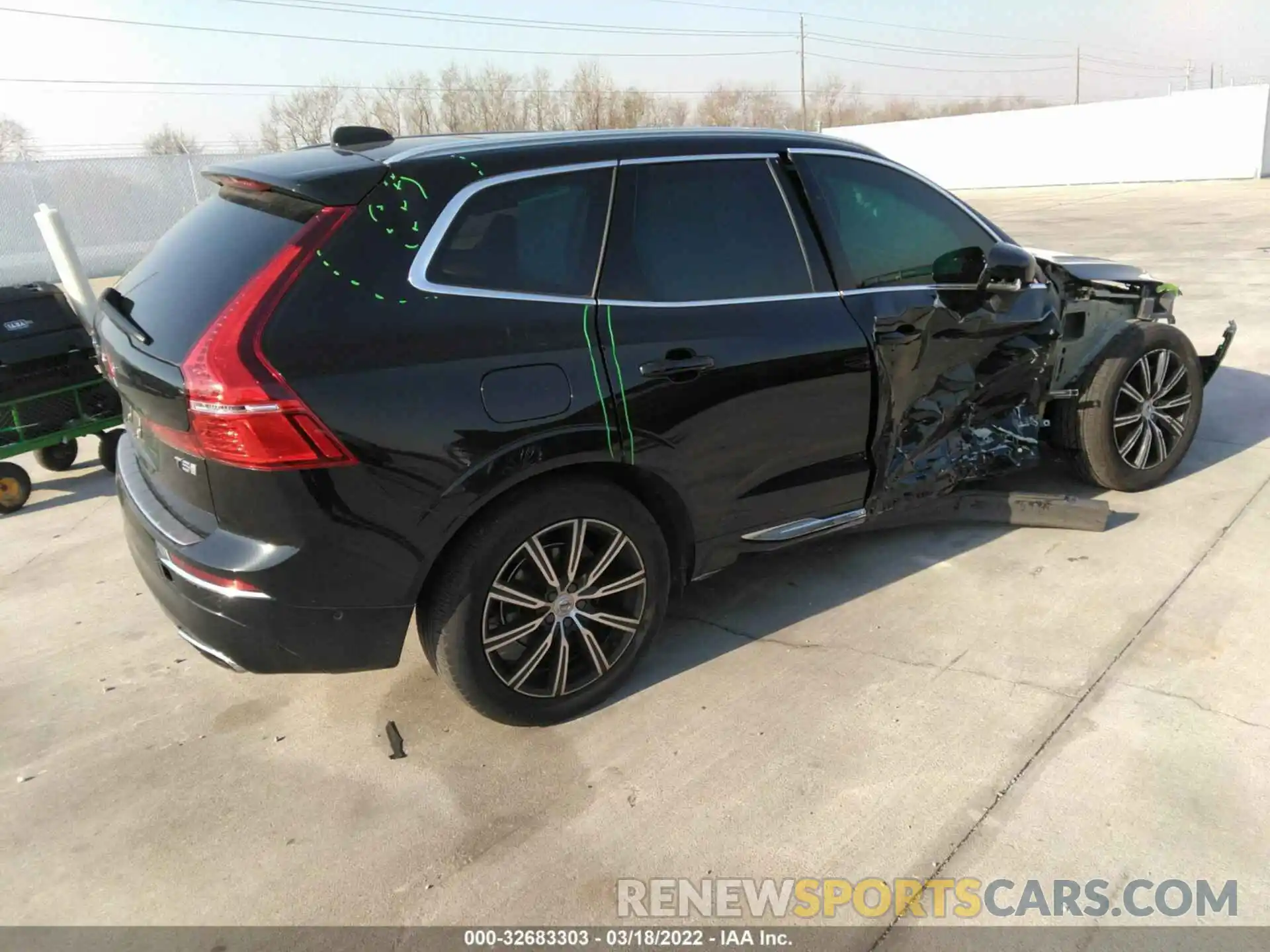 4 Photograph of a damaged car LYV102DL9KB204841 VOLVO XC60 2019