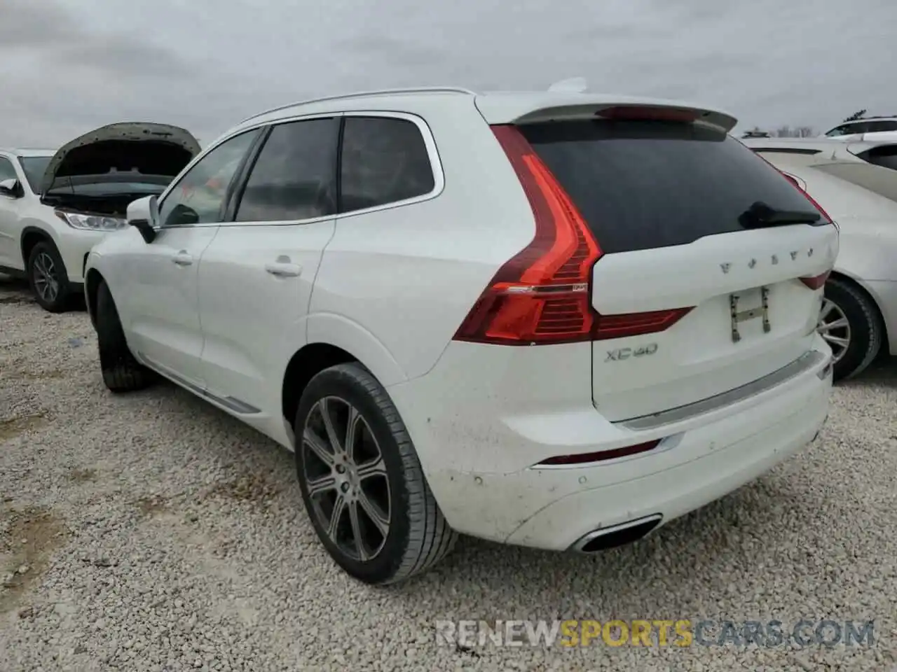 3 Photograph of a damaged car LYV102DL9KB298073 VOLVO XC60 2019