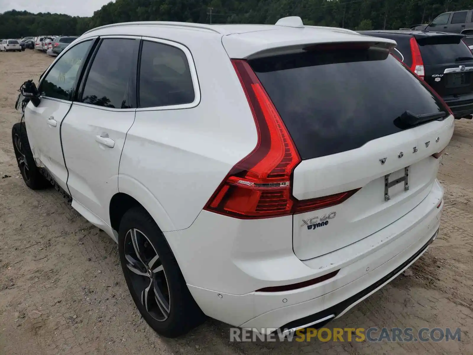 3 Photograph of a damaged car LYV102DM1KB263746 VOLVO XC60 2019