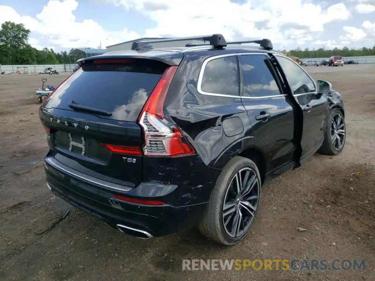 4 Photograph of a damaged car LYV102DM5KB237781 VOLVO XC60 2019