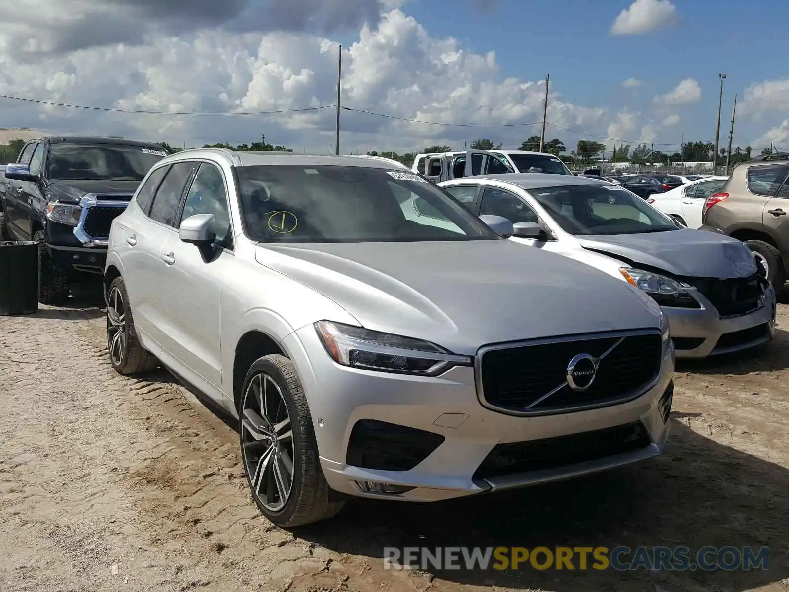 1 Photograph of a damaged car LYV102DM5KB241880 VOLVO XC60 2019