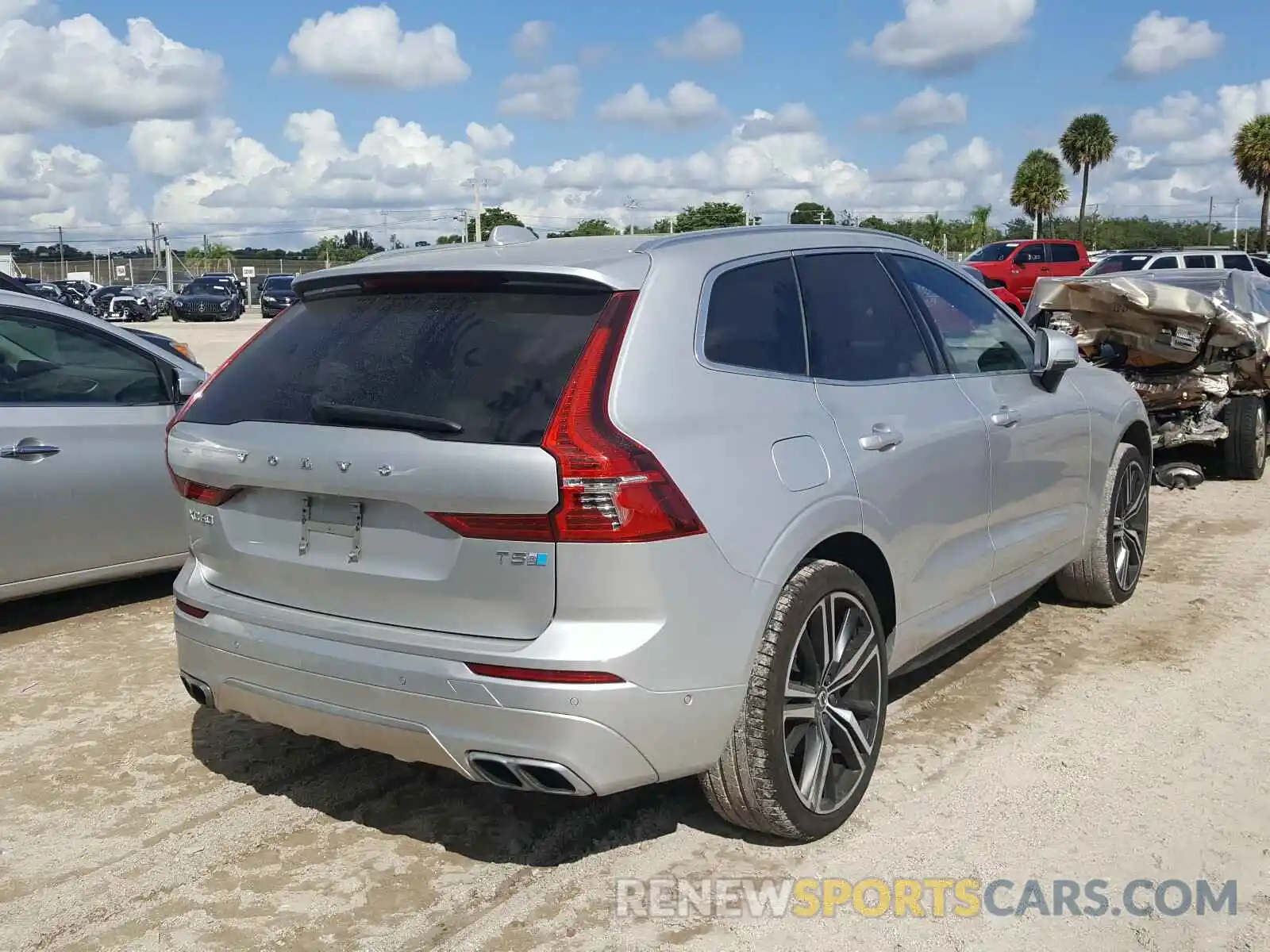 4 Photograph of a damaged car LYV102DM5KB241880 VOLVO XC60 2019