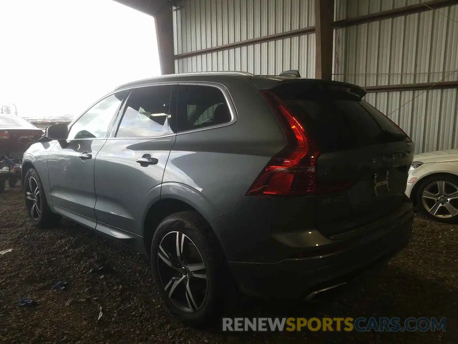 3 Photograph of a damaged car LYV102DM8KB242702 VOLVO XC60 2019