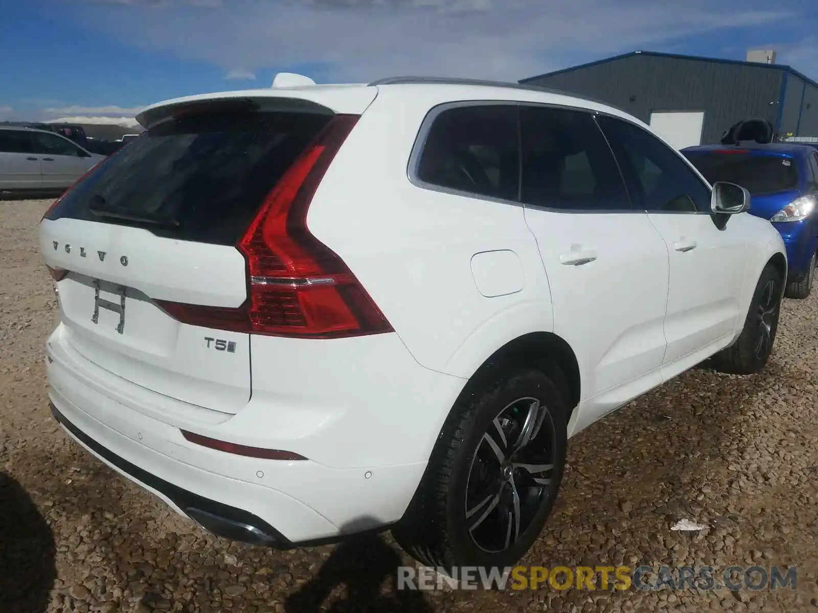 4 Photograph of a damaged car LYV102DM8KB371832 VOLVO XC60 2019