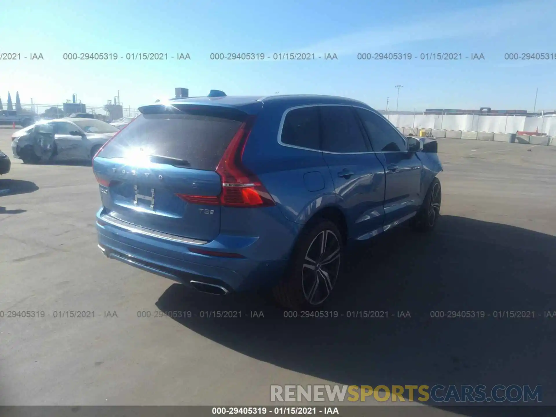 4 Photograph of a damaged car LYV102DM9KB206923 VOLVO XC60 2019