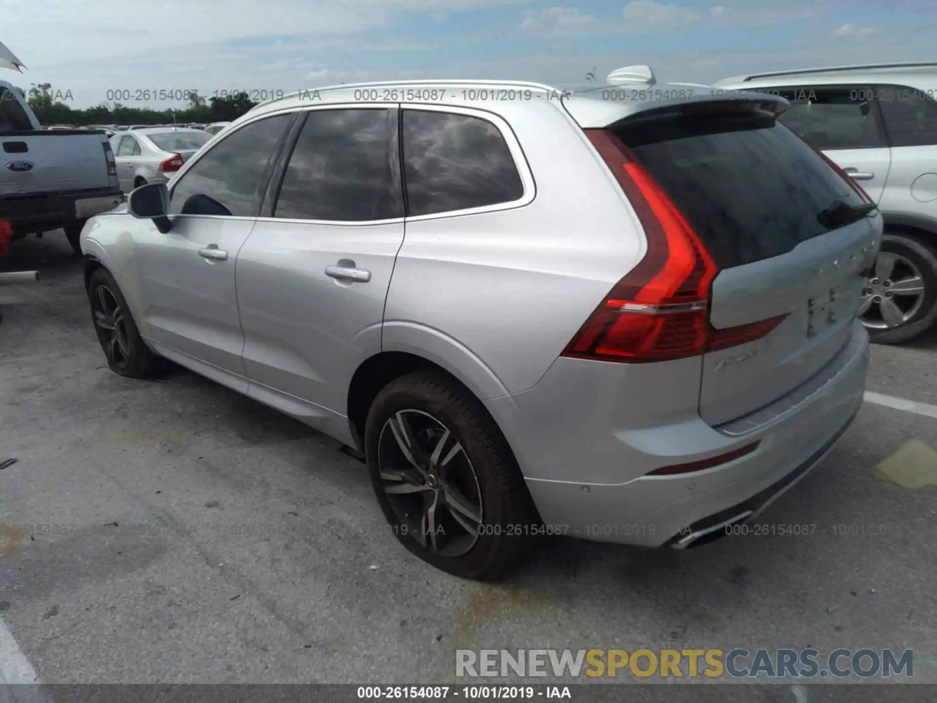 3 Photograph of a damaged car LYV102DMXKB219647 VOLVO XC60 2019