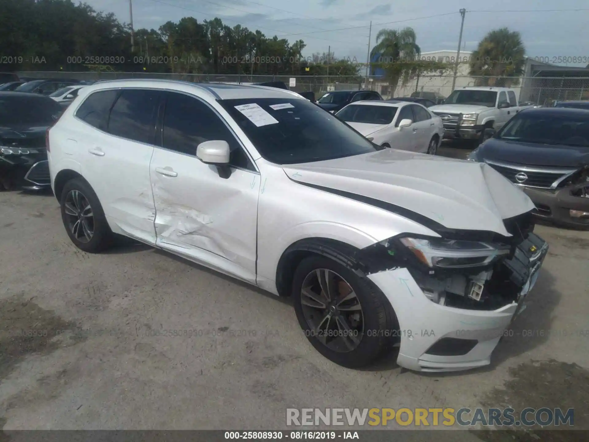 1 Photograph of a damaged car LYV102RK0KB176184 VOLVO XC60 2019