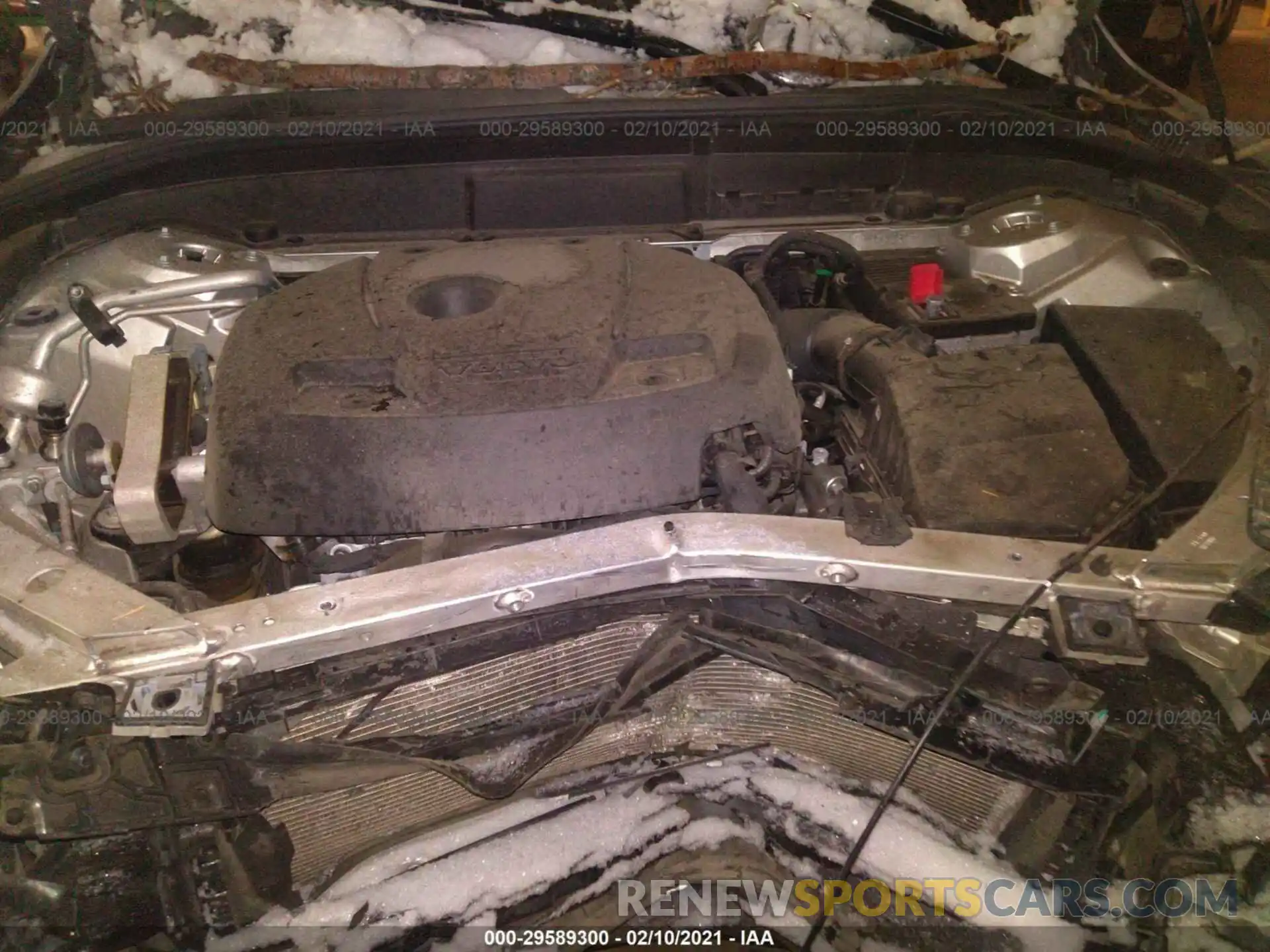 10 Фотография поврежденного автомобиля LYV102RK0KB183250 VOLVO XC60 2019