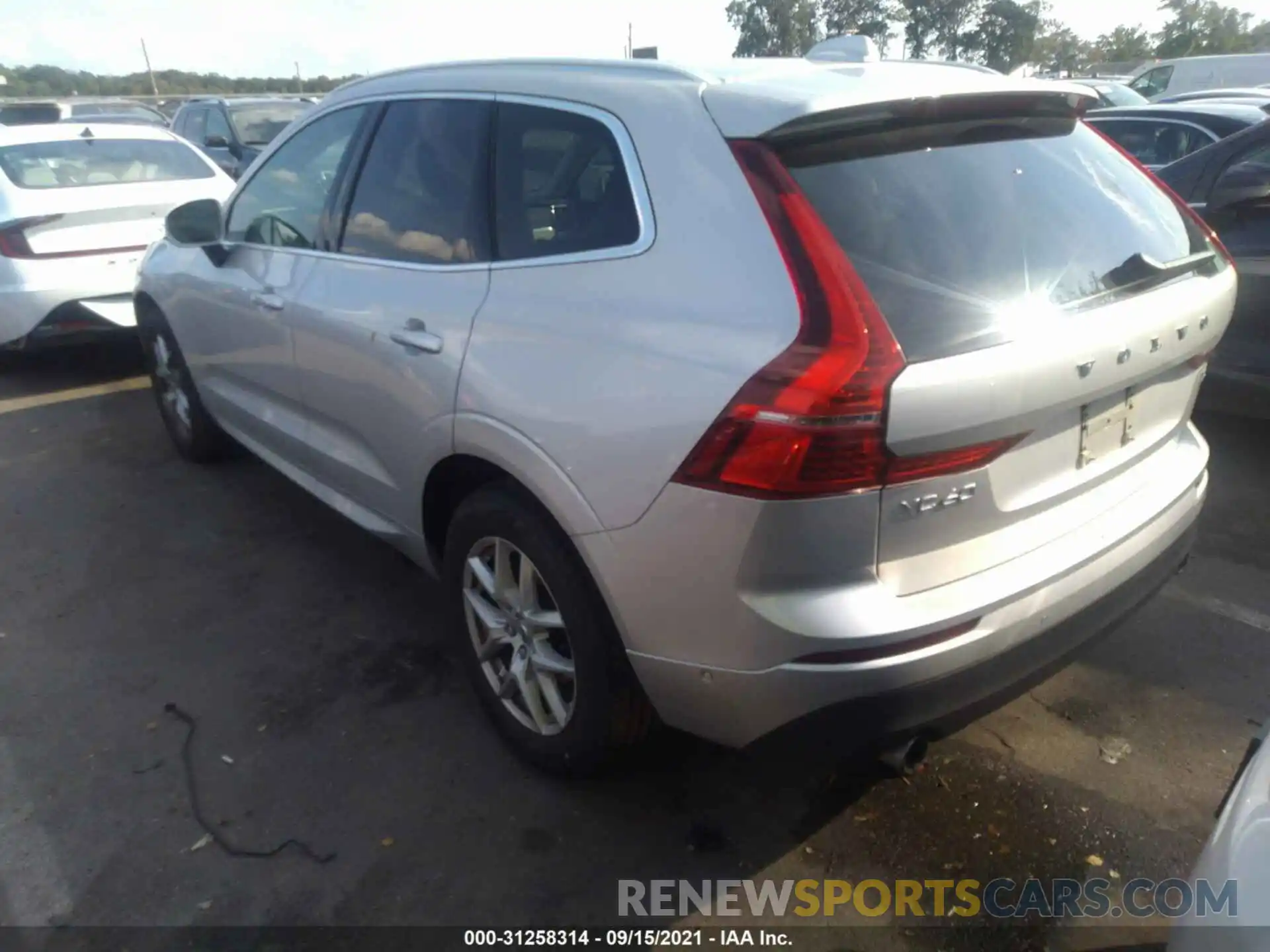 3 Фотография поврежденного автомобиля LYV102RK0KB288063 VOLVO XC60 2019