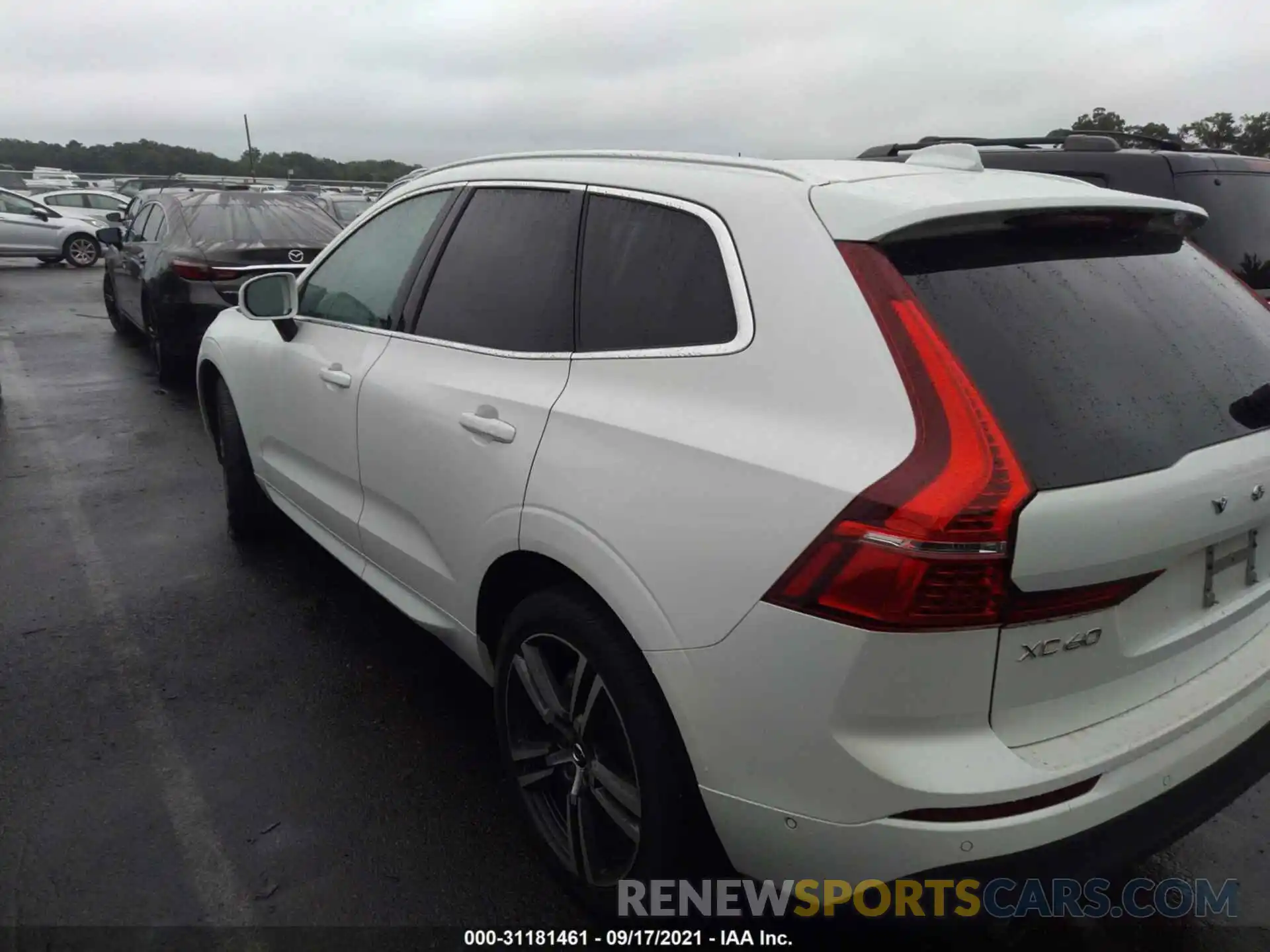 3 Photograph of a damaged car LYV102RK0KB298110 VOLVO XC60 2019