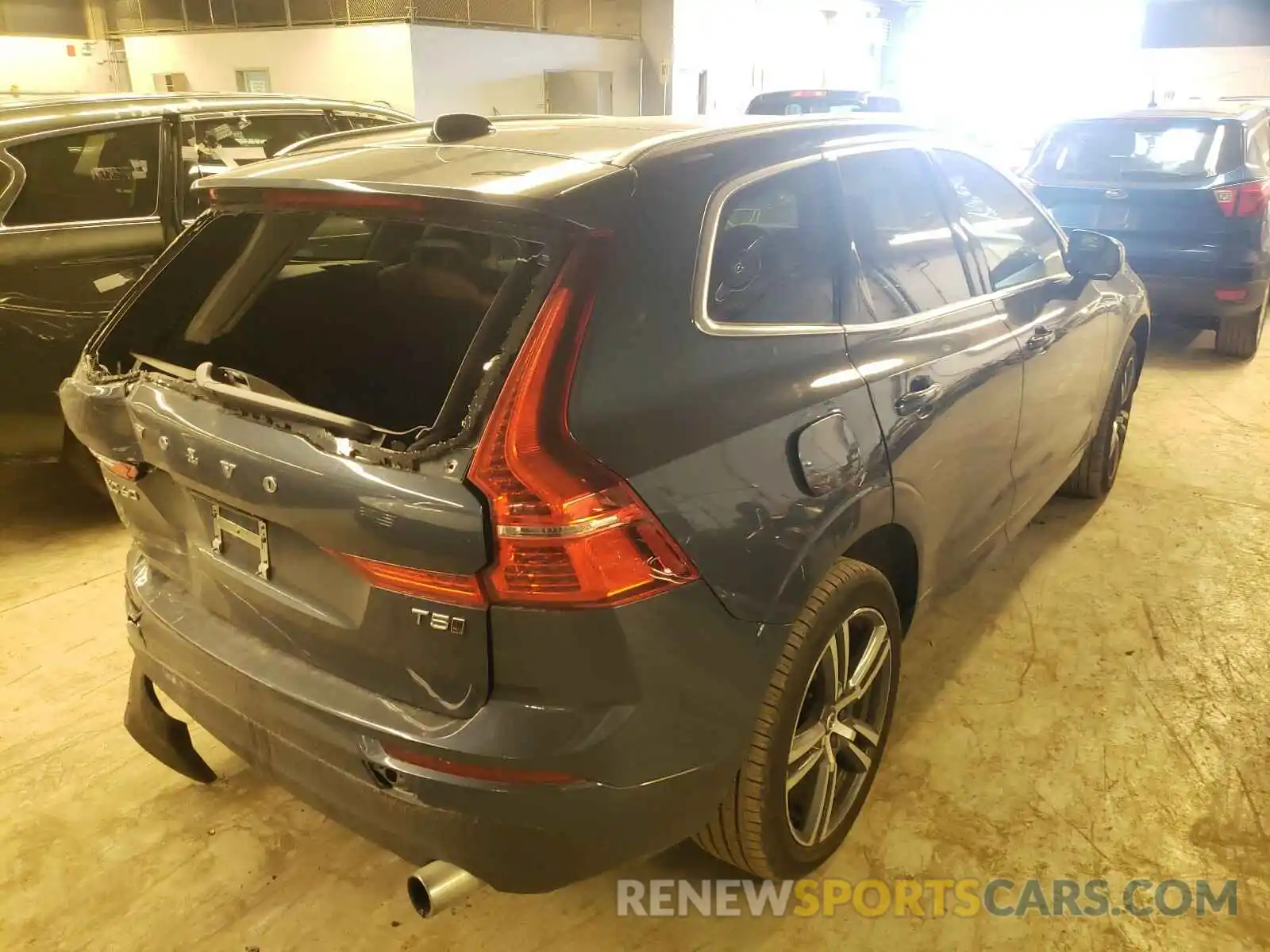 4 Photograph of a damaged car LYV102RK1KB278478 VOLVO XC60 2019