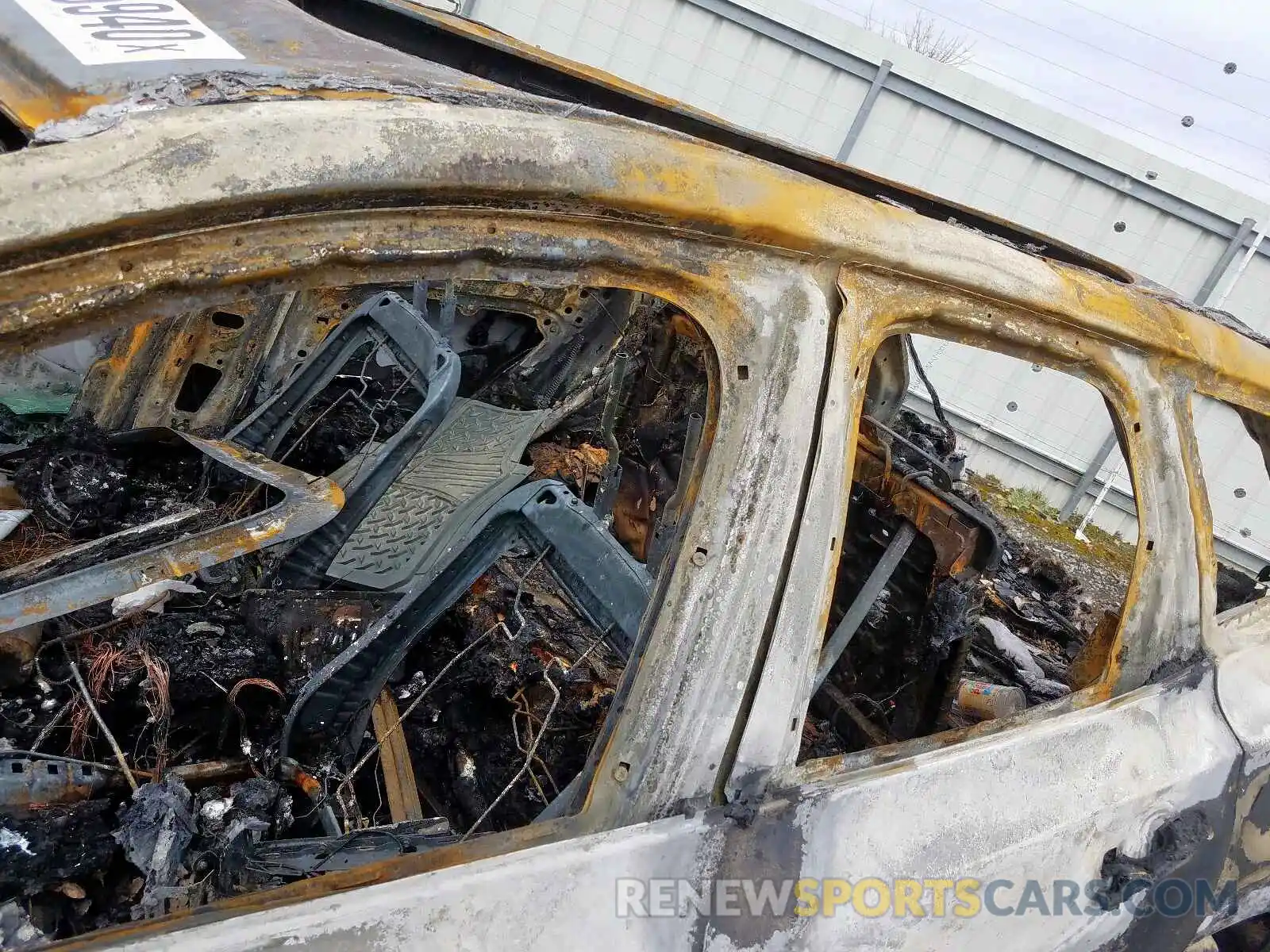 10 Photograph of a damaged car LYV102RK1KB320325 VOLVO XC60 2019