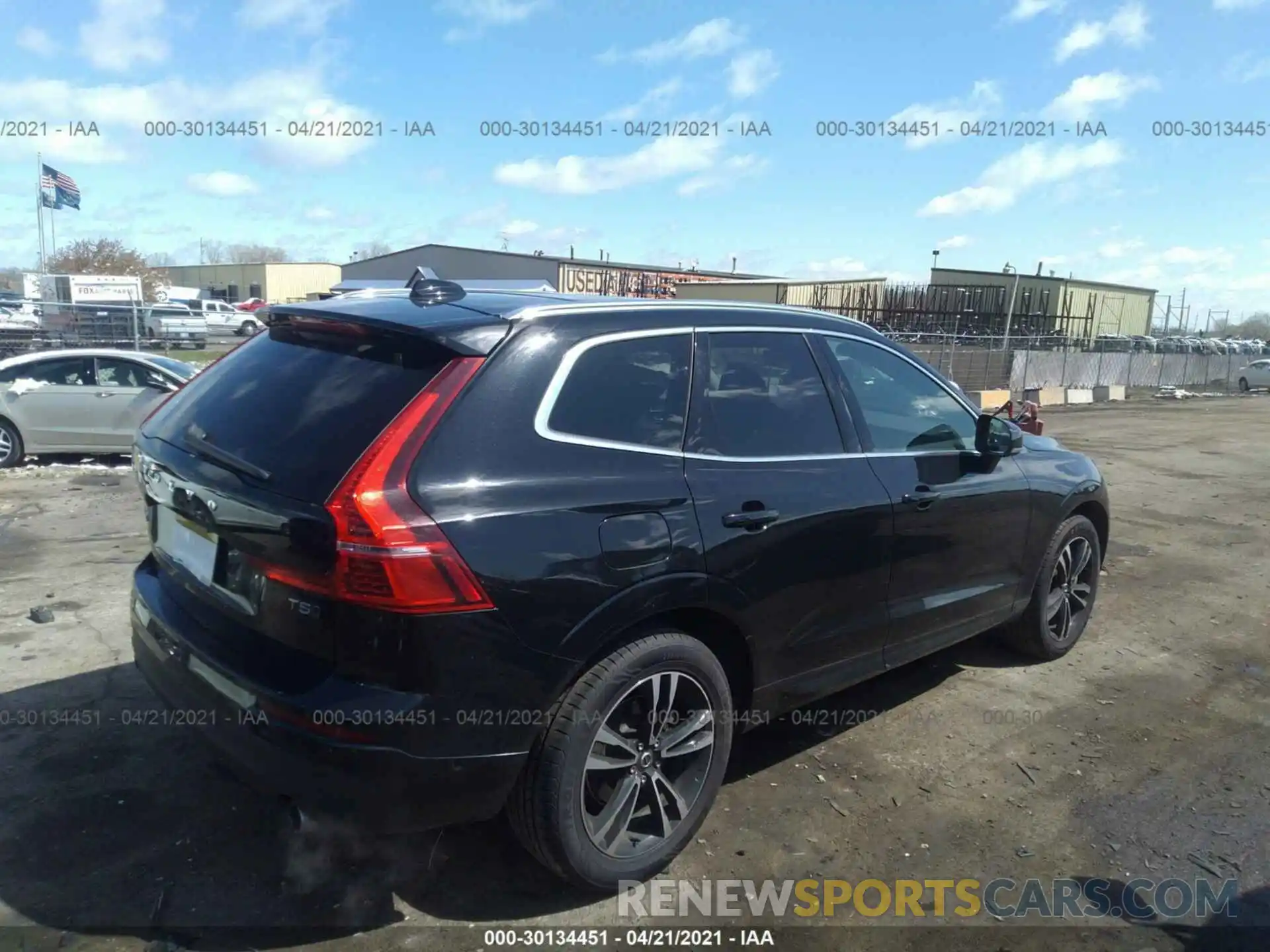 4 Photograph of a damaged car LYV102RK2KB176946 VOLVO XC60 2019