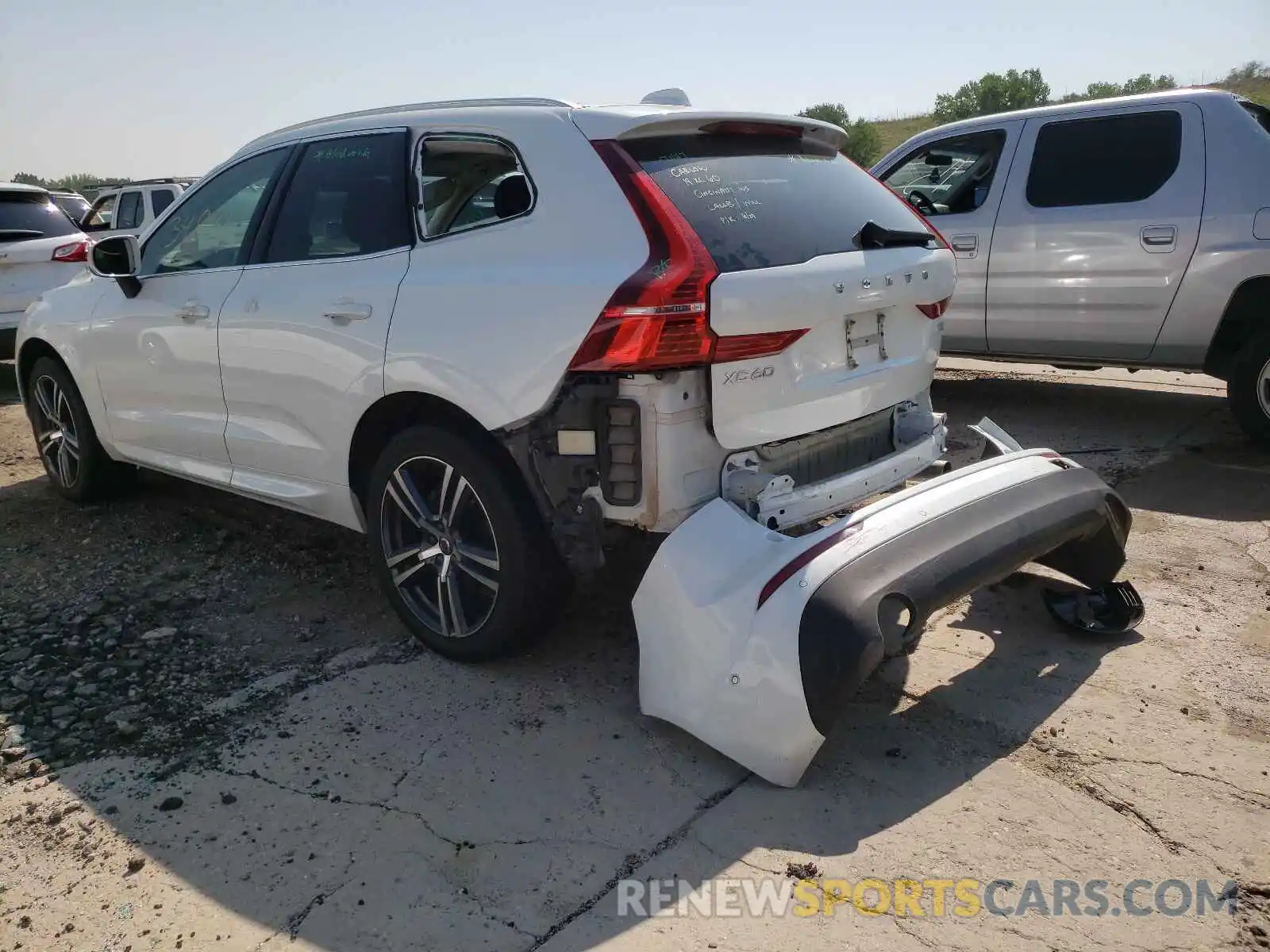 3 Photograph of a damaged car LYV102RK2KB184349 VOLVO XC60 2019