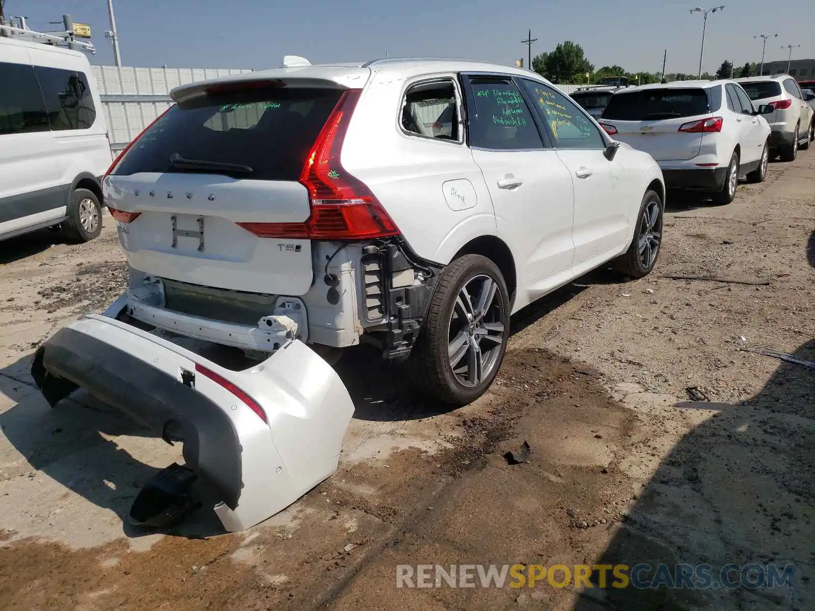 4 Photograph of a damaged car LYV102RK2KB184349 VOLVO XC60 2019