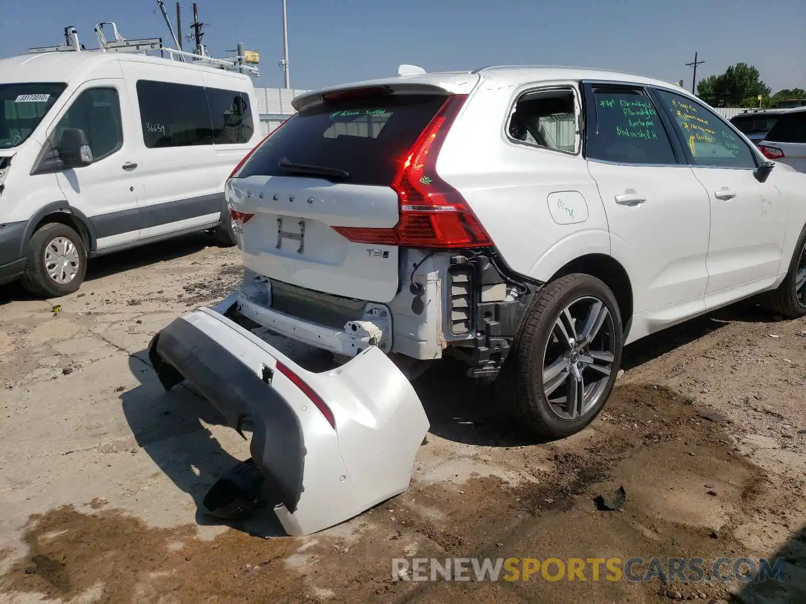 9 Photograph of a damaged car LYV102RK2KB184349 VOLVO XC60 2019