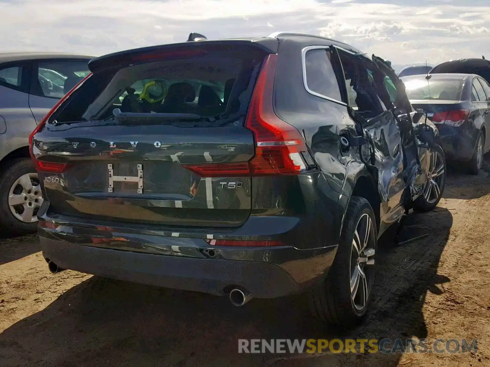 4 Photograph of a damaged car LYV102RK2KB213963 VOLVO XC60 2019