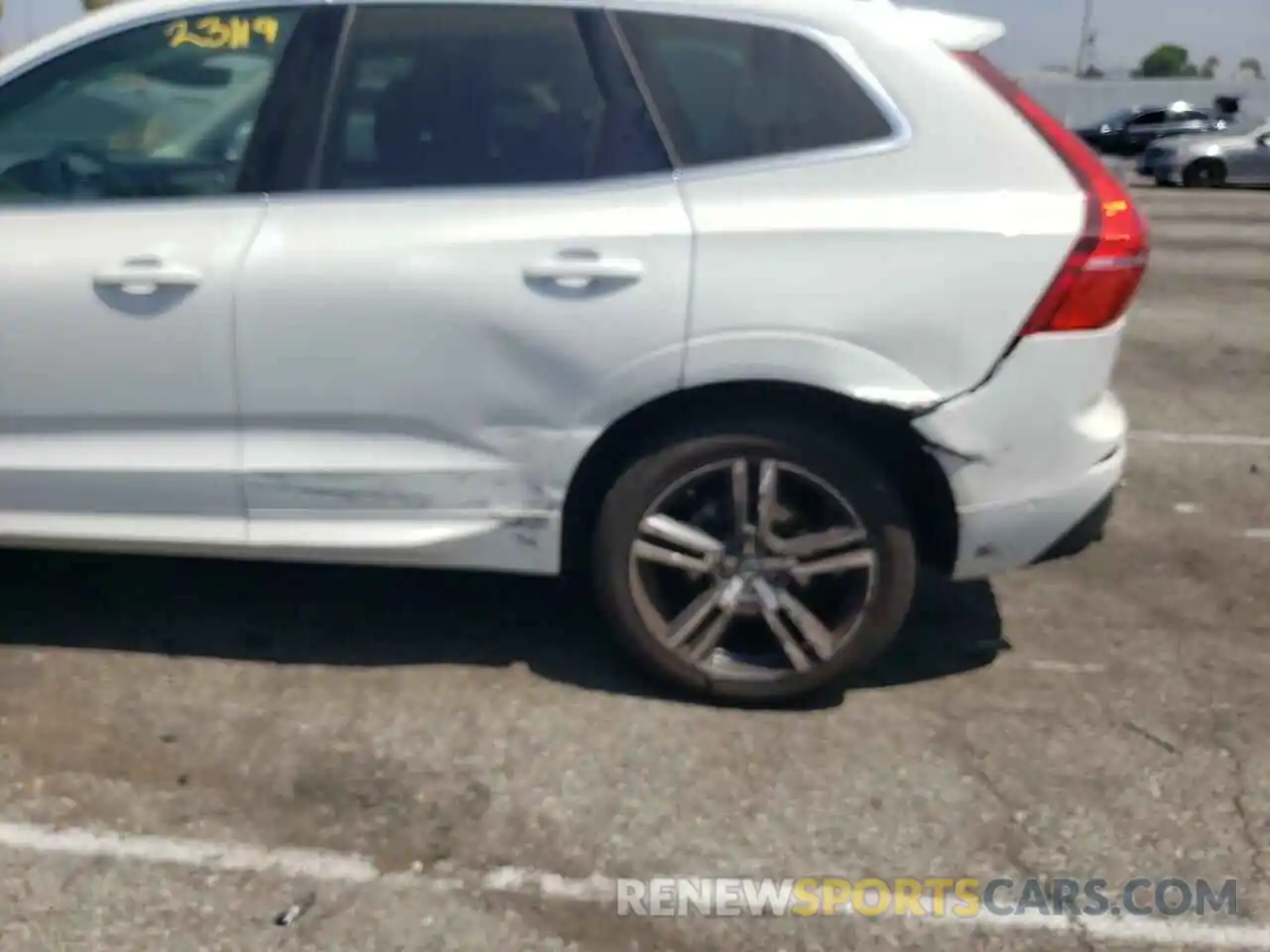 9 Photograph of a damaged car LYV102RK2KB335223 VOLVO XC60 2019