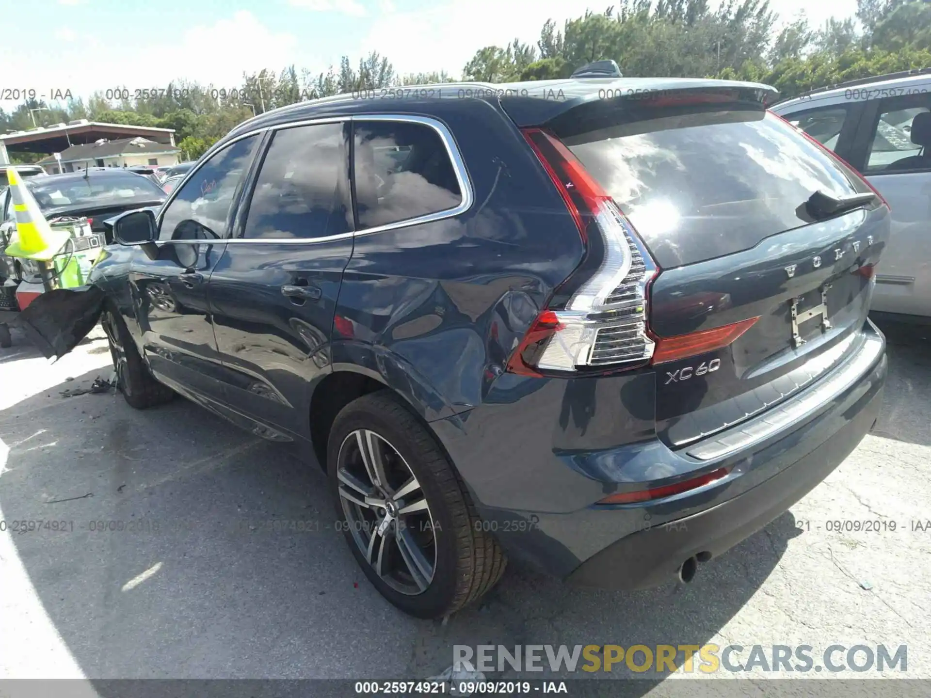 3 Photograph of a damaged car LYV102RK3KB284105 VOLVO XC60 2019