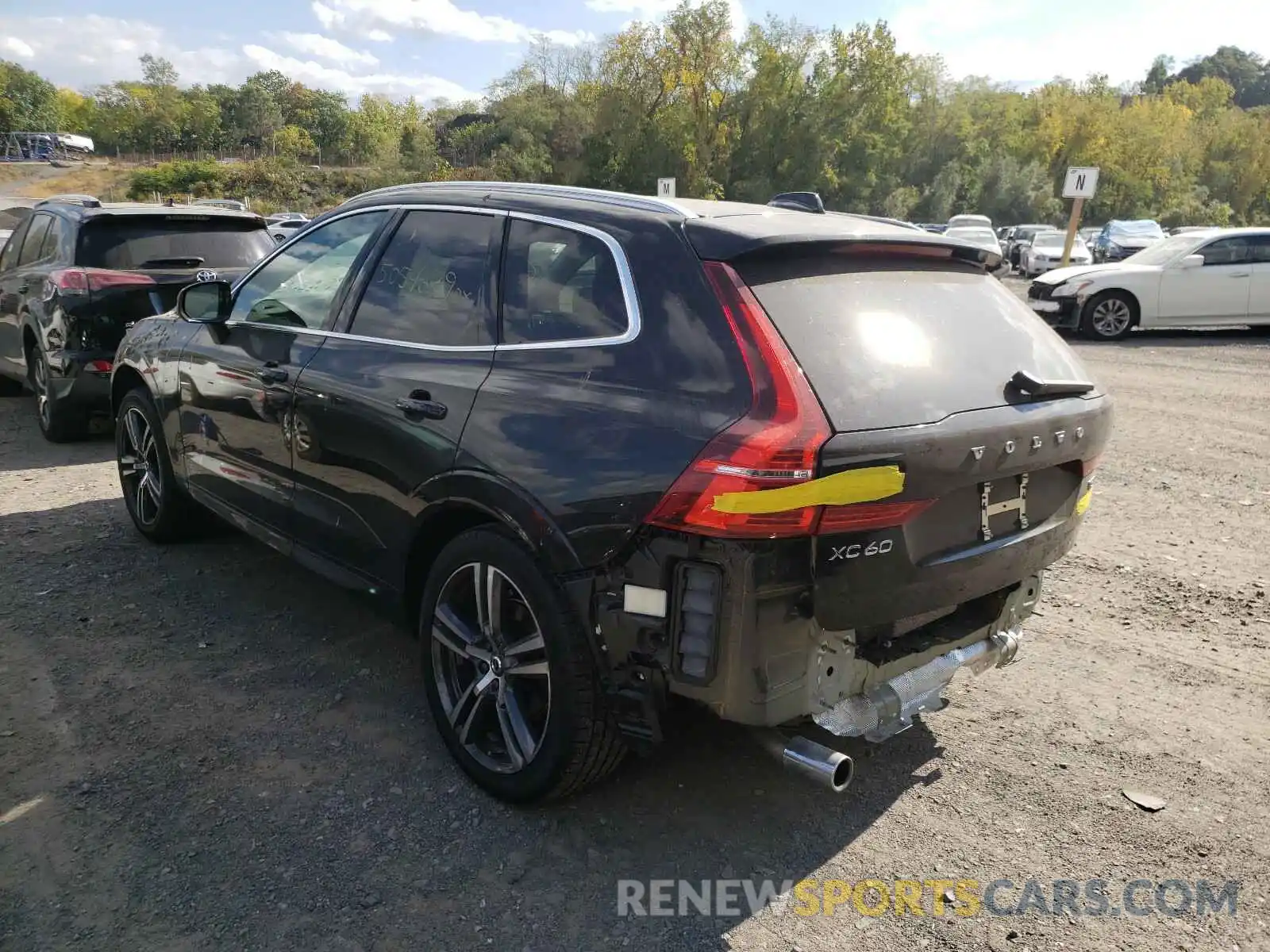 3 Фотография поврежденного автомобиля LYV102RK3KB326787 VOLVO XC60 2019