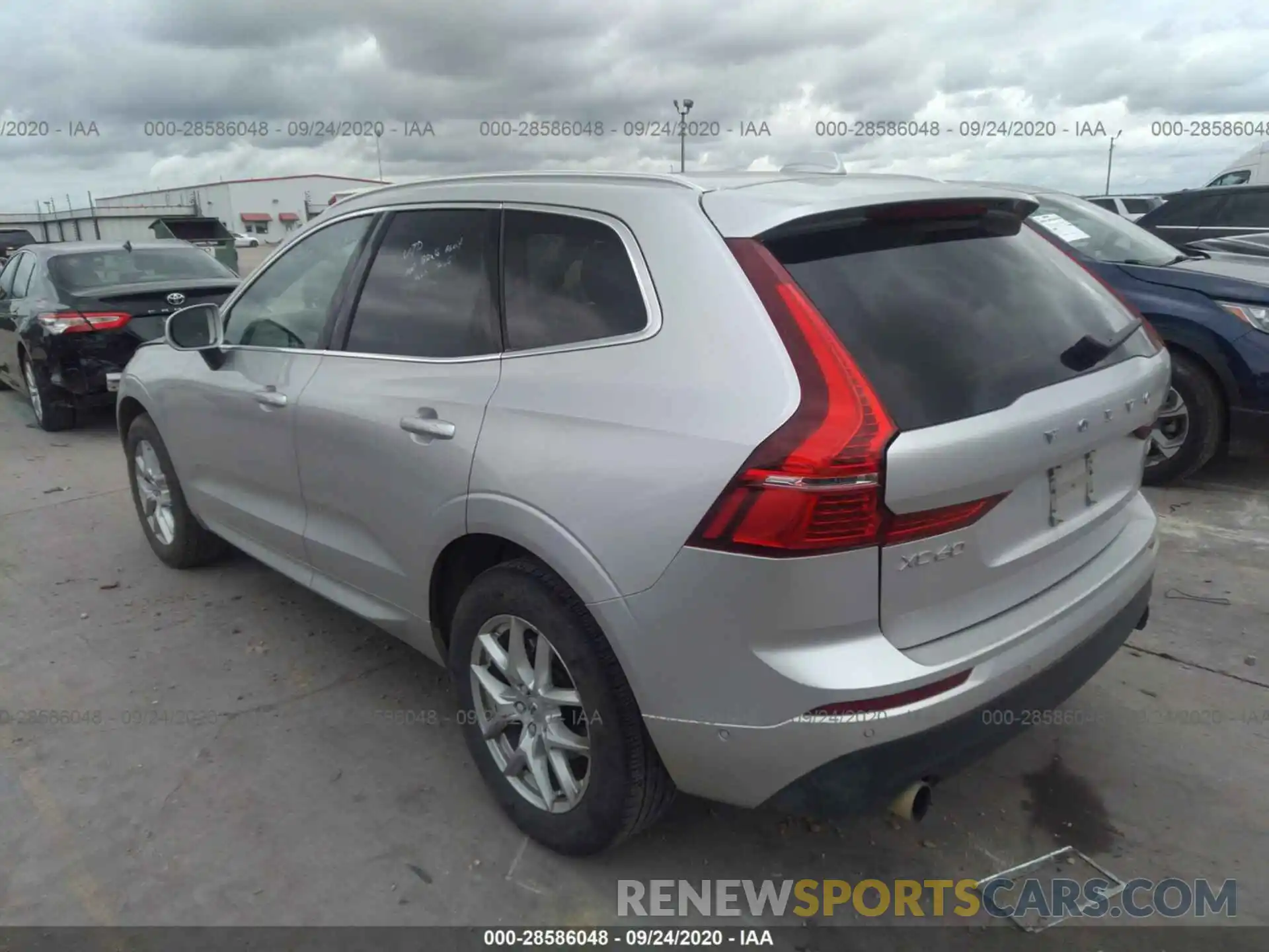 3 Photograph of a damaged car LYV102RK4KB178262 VOLVO XC60 2019