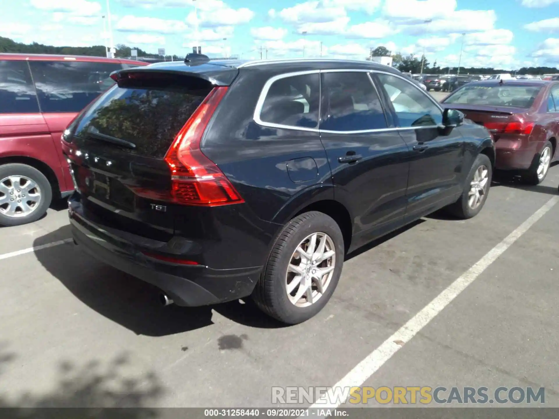 4 Фотография поврежденного автомобиля LYV102RK4KB238282 VOLVO XC60 2019