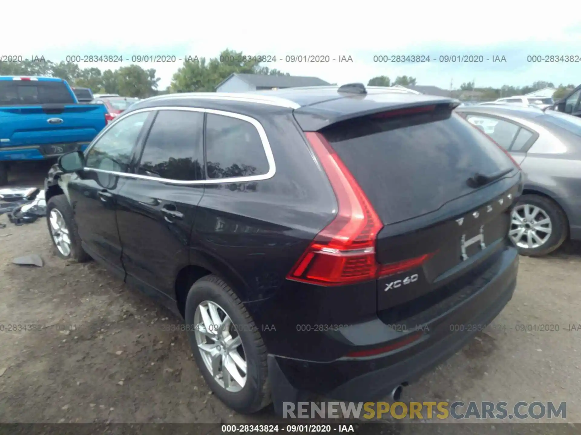 3 Фотография поврежденного автомобиля LYV102RK4KB383869 VOLVO XC60 2019