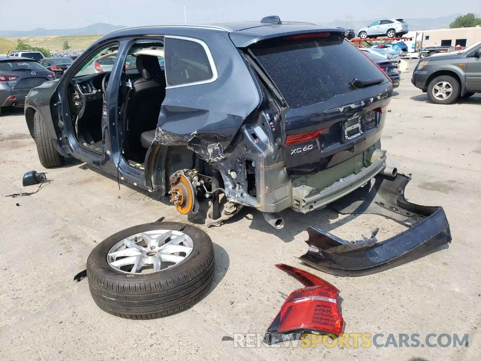 3 Photograph of a damaged car LYV102RK5KB311188 VOLVO XC60 2019