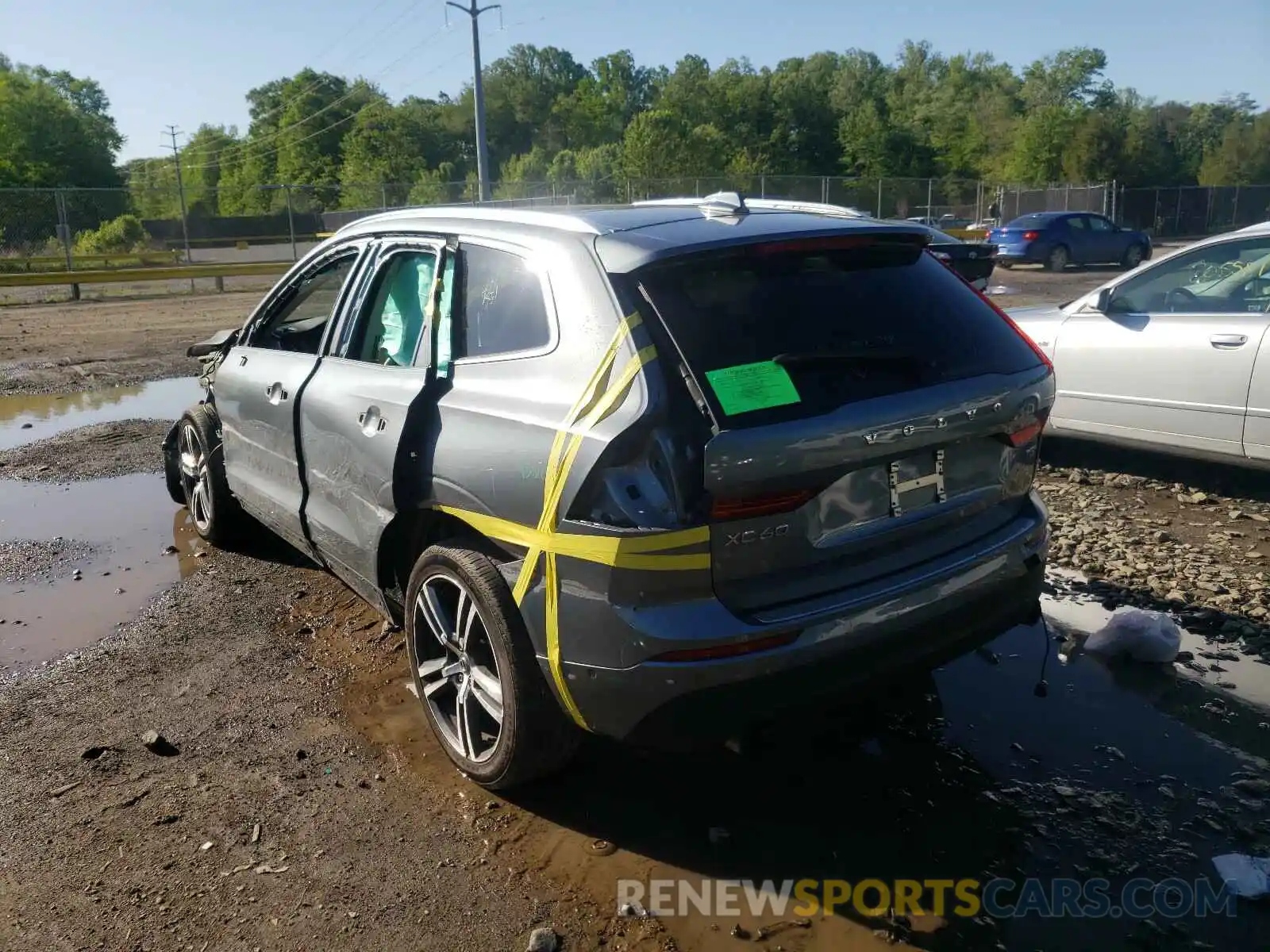 3 Фотография поврежденного автомобиля LYV102RK5KB349603 VOLVO XC60 2019