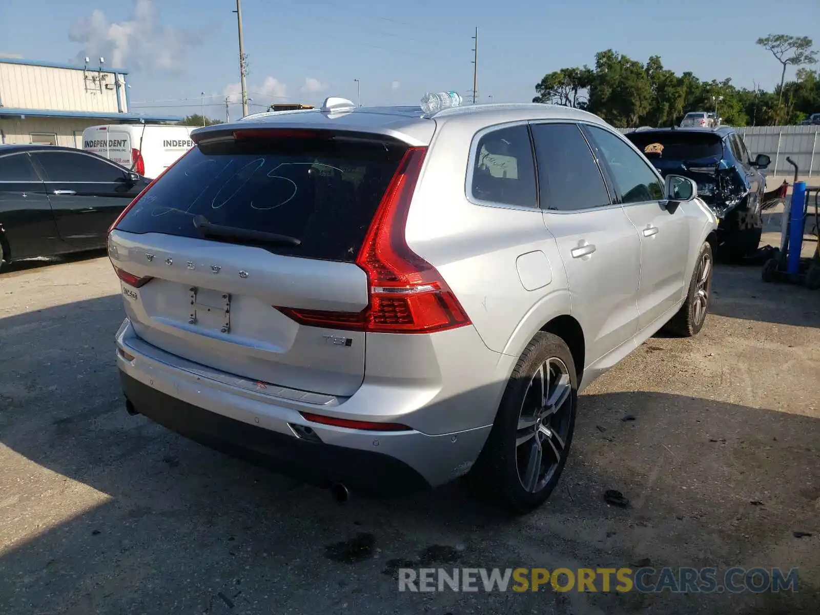 4 Photograph of a damaged car LYV102RK6KB213738 VOLVO XC60 2019