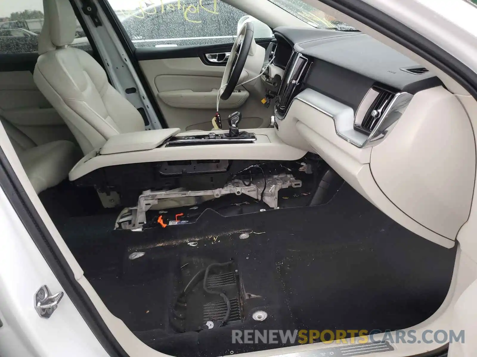 5 Photograph of a damaged car LYV102RK6KB232225 VOLVO XC60 2019