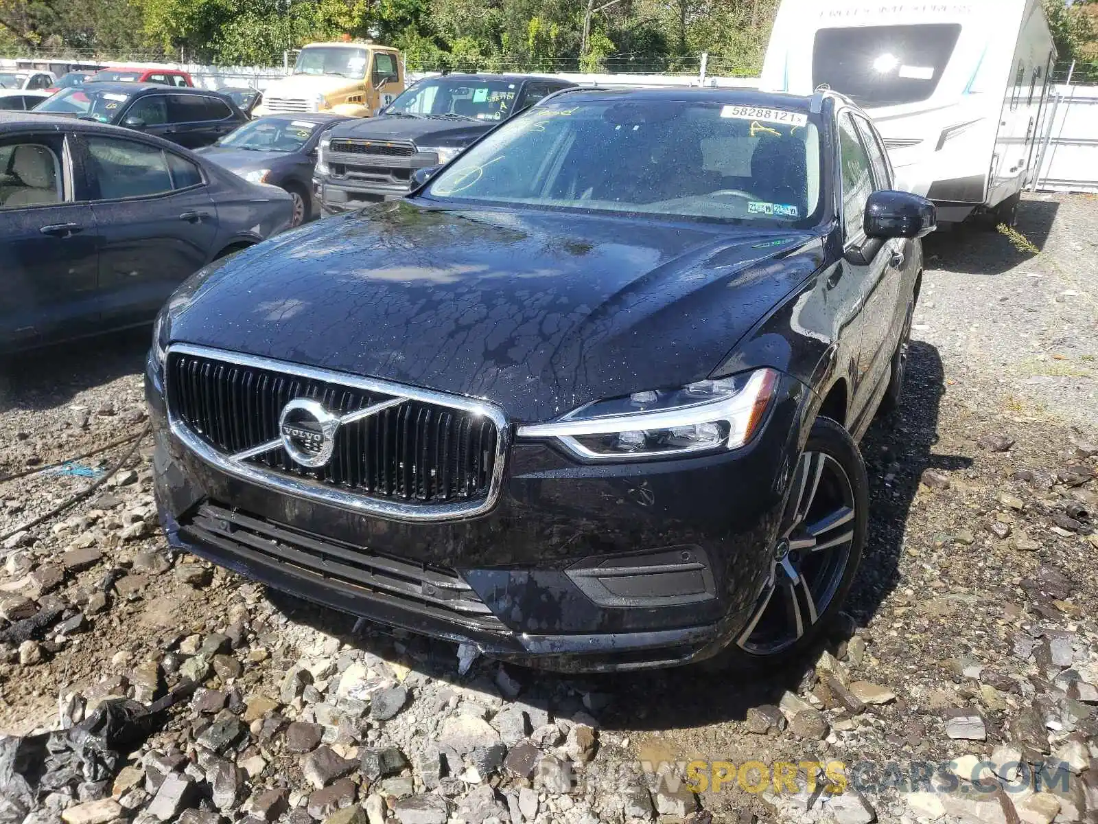 2 Фотография поврежденного автомобиля LYV102RK6KB242401 VOLVO XC60 2019