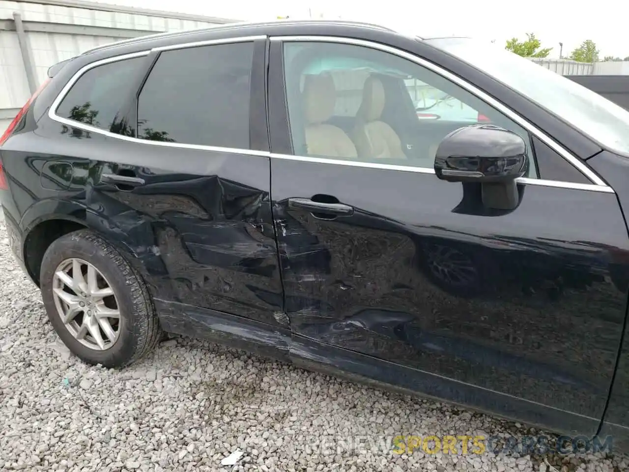 9 Photograph of a damaged car LYV102RK6KB289539 VOLVO XC60 2019