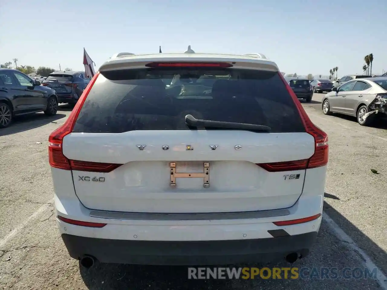 6 Photograph of a damaged car LYV102RK6KB335189 VOLVO XC60 2019